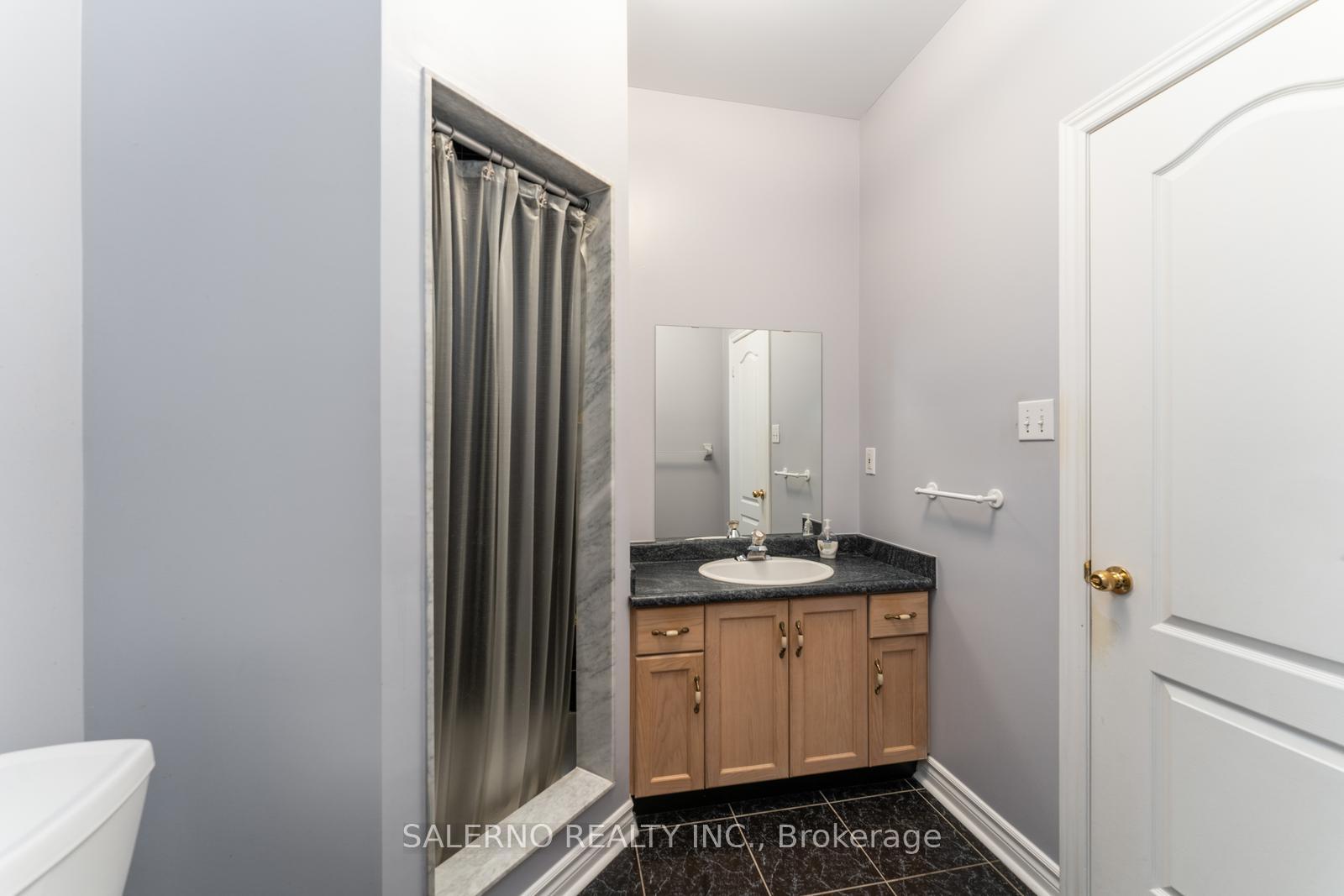 Photo 24 of 25 Lockheed Avenue, Vaughan, Maple — HOMEH