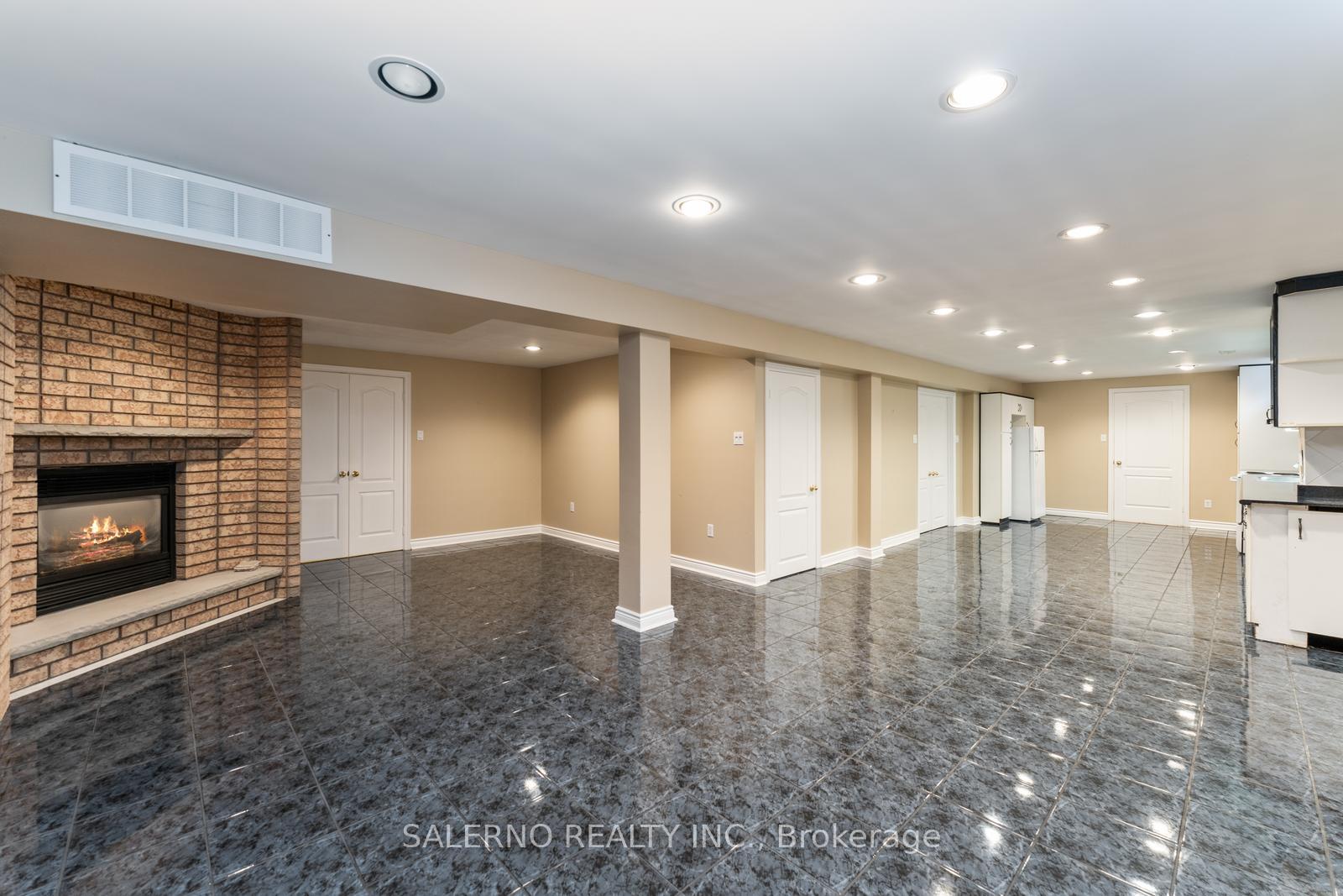 Photo 30 of 25 Lockheed Avenue, Vaughan, Maple — HOMEH