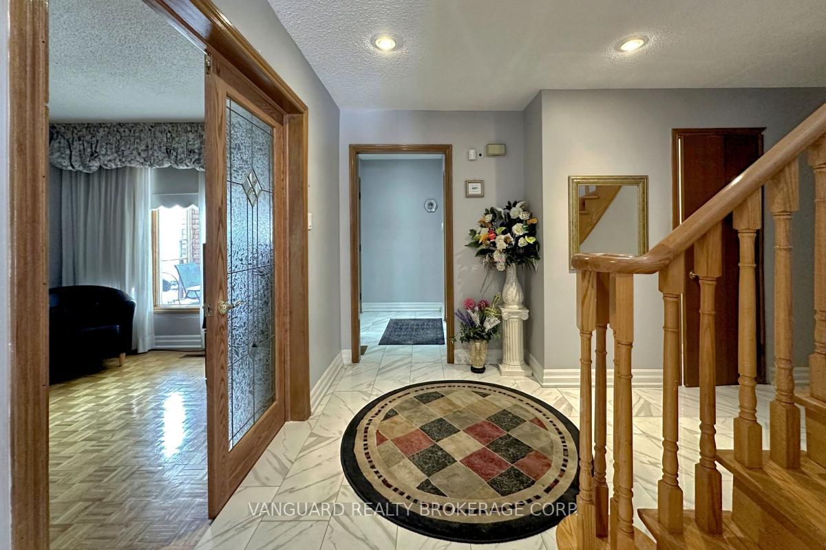 Photo 6 of 50 Cabinet Crescent, Vaughan, West Woodbridge — HOMEH