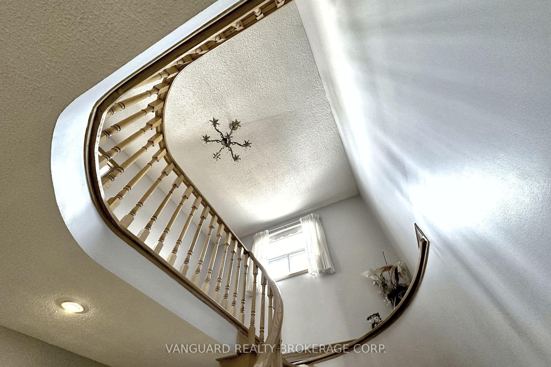 Photo 15 of 50 Cabinet Crescent, Vaughan, West Woodbridge — HOMEH