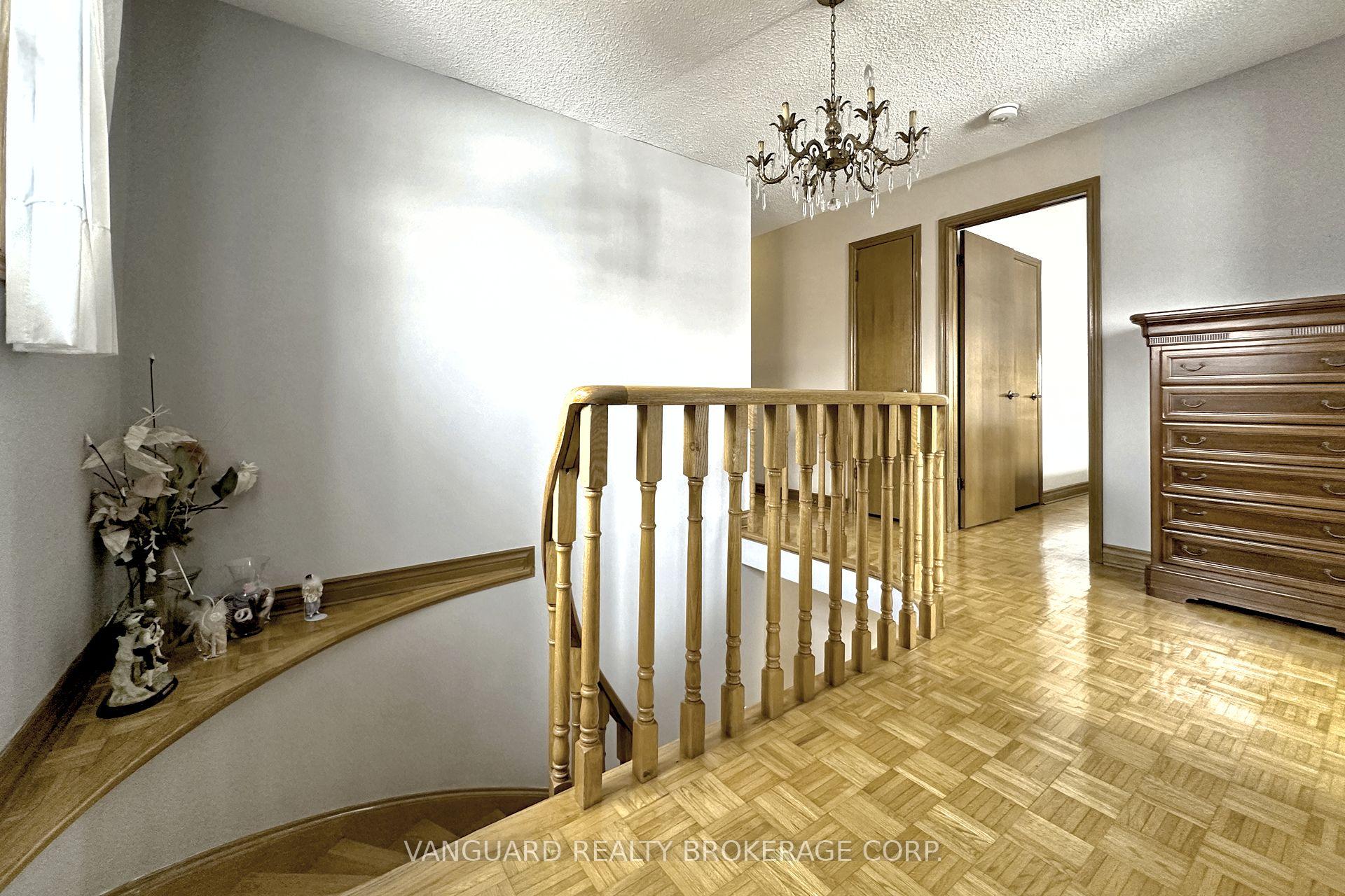Photo 17 of 50 Cabinet Crescent, Vaughan, West Woodbridge — HOMEH