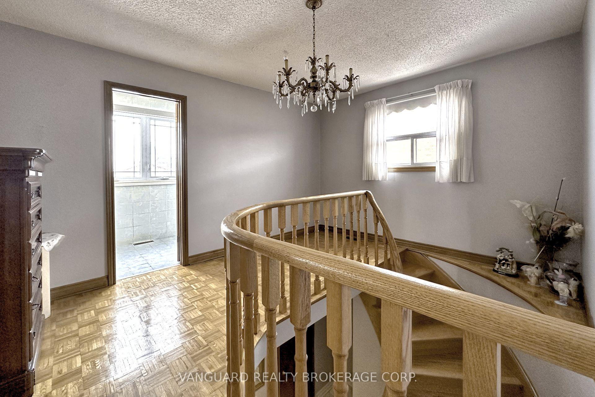 Photo 19 of 50 Cabinet Crescent, Vaughan, West Woodbridge — HOMEH
