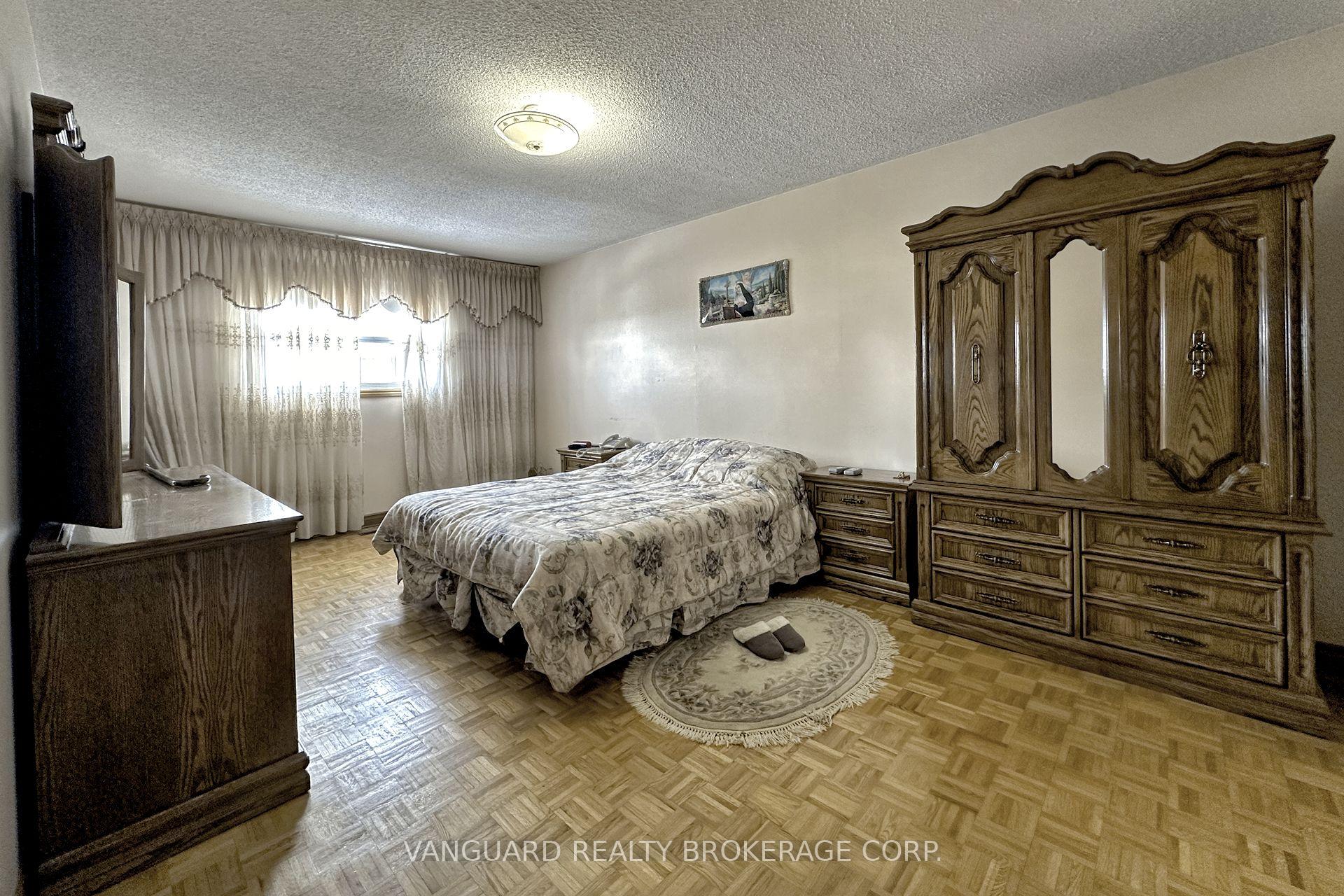 Photo 20 of 50 Cabinet Crescent, Vaughan, West Woodbridge — HOMEH