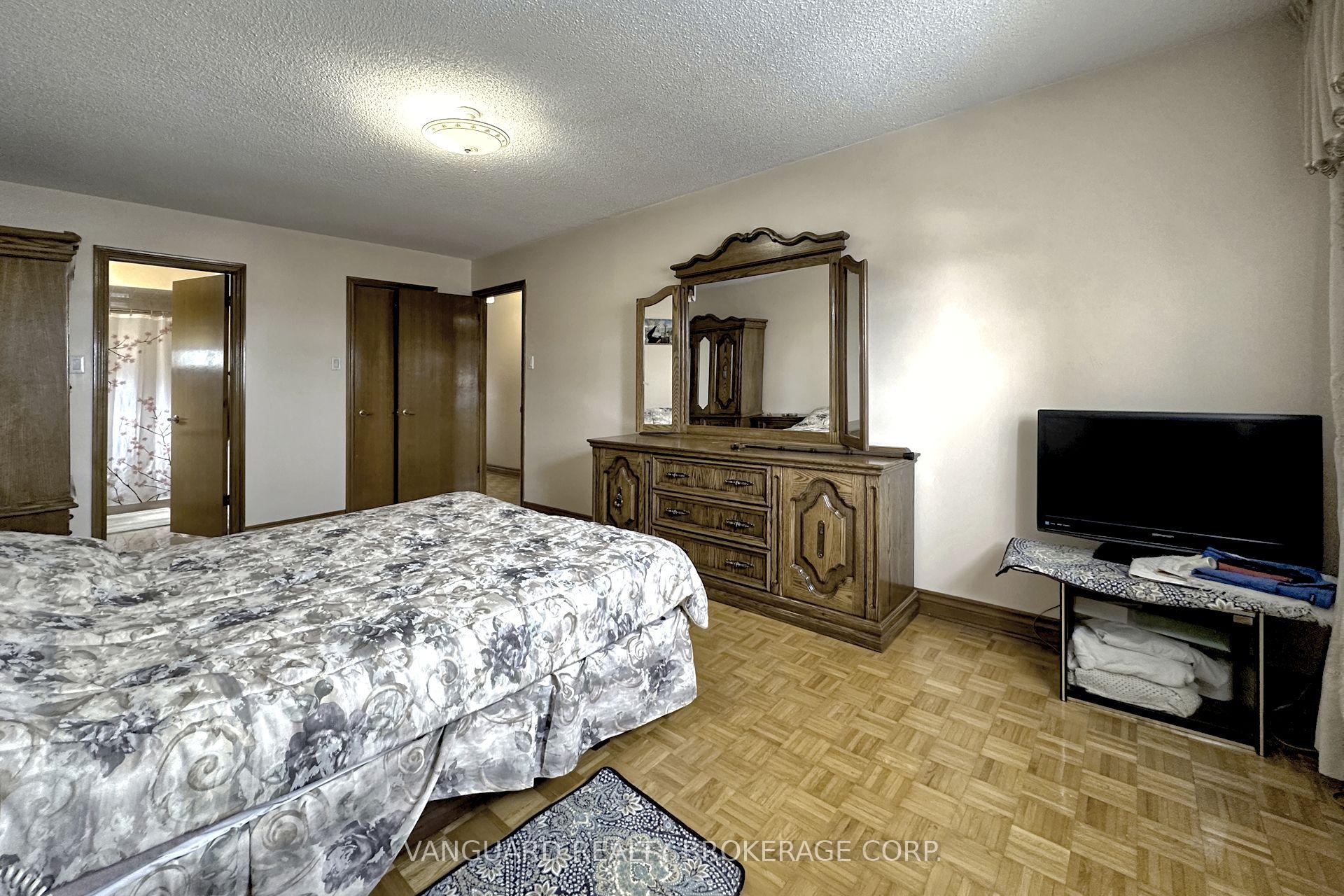 Photo 22 of 50 Cabinet Crescent, Vaughan, West Woodbridge — HOMEH