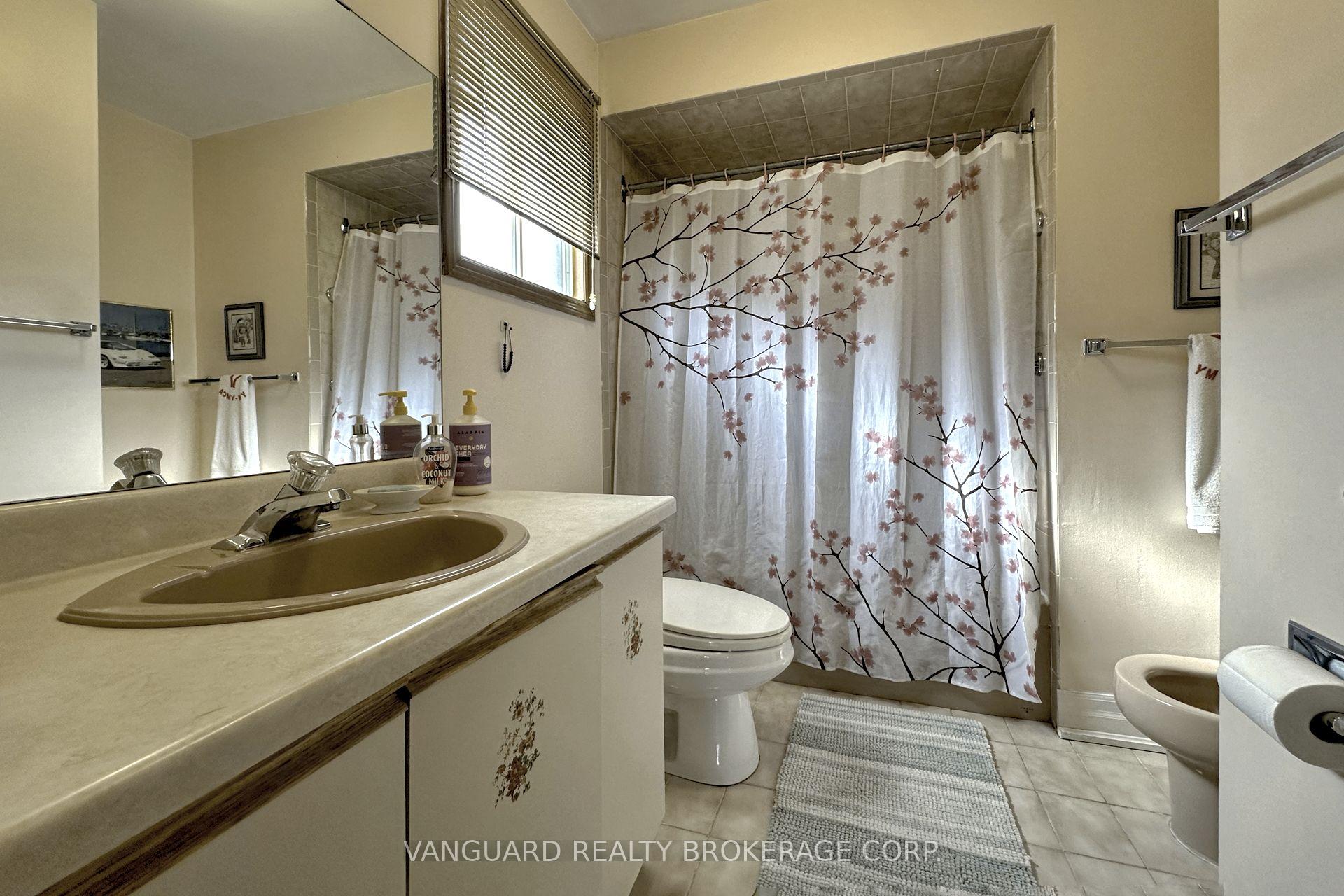 Photo 23 of 50 Cabinet Crescent, Vaughan, West Woodbridge — HOMEH
