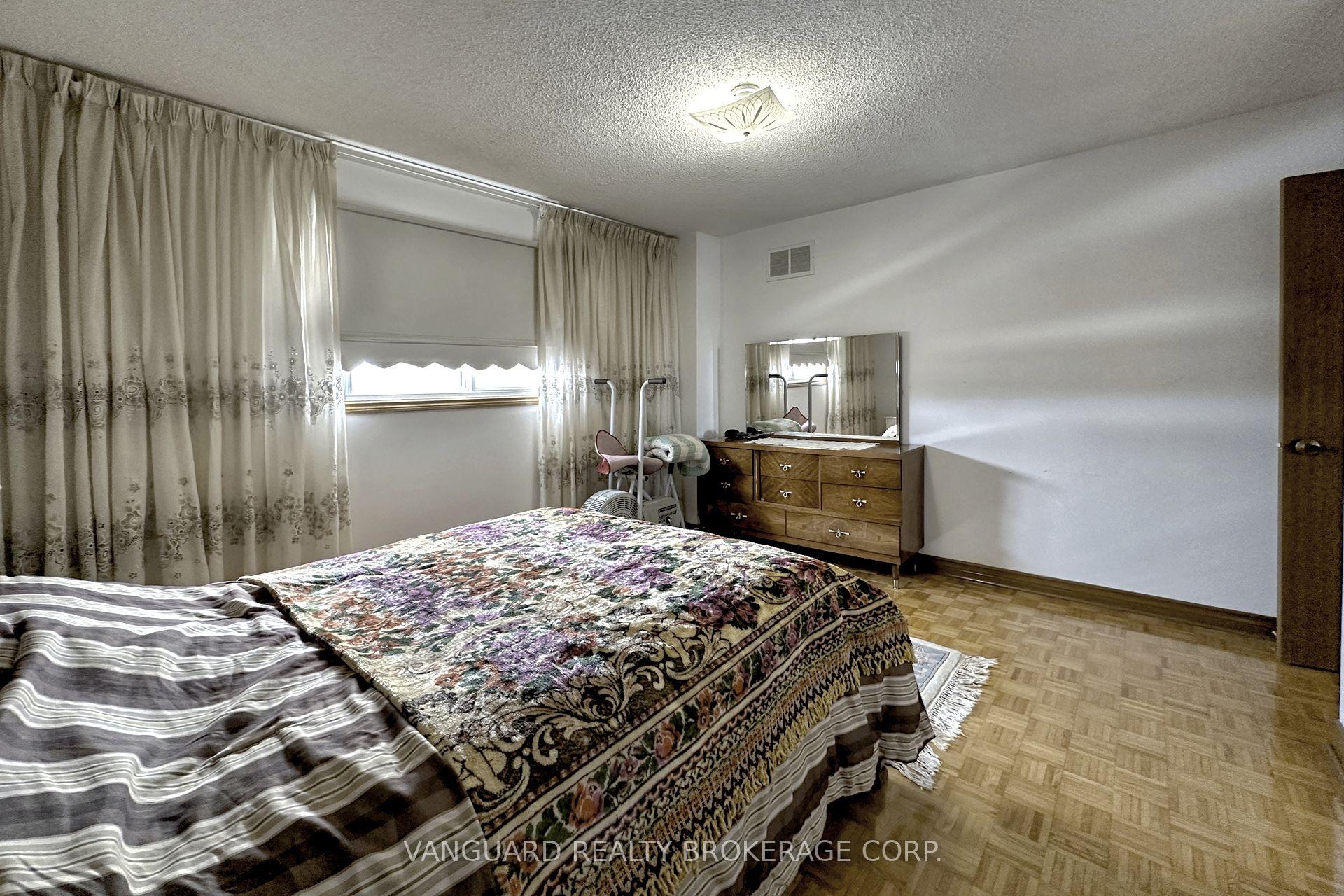 Photo 27 of 50 Cabinet Crescent, Vaughan, West Woodbridge — HOMEH