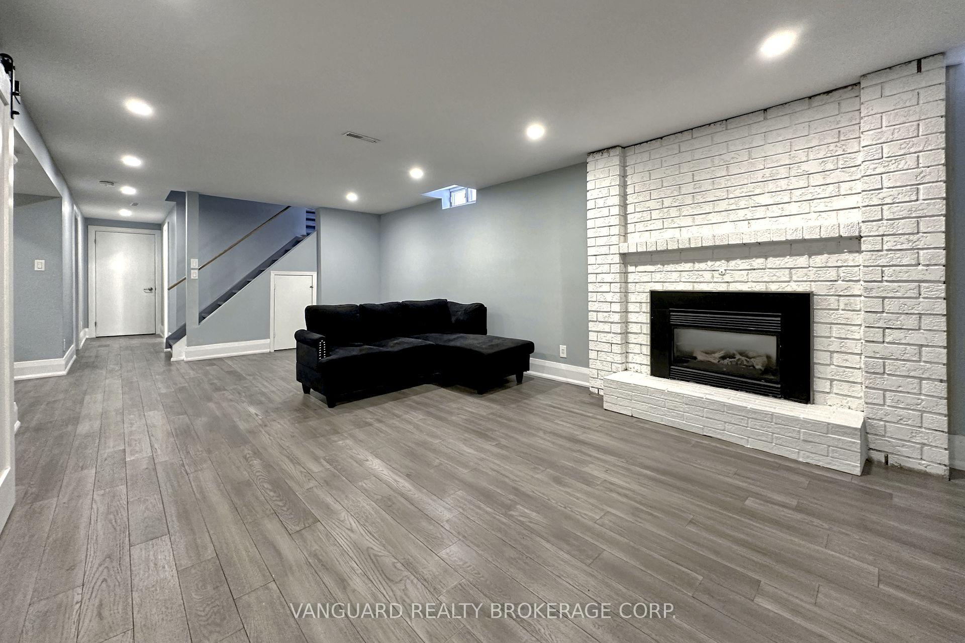 Photo 36 of 50 Cabinet Crescent, Vaughan, West Woodbridge — HOMEH