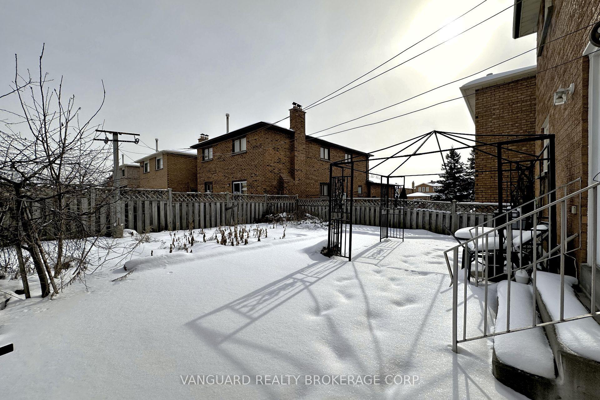 Photo 45 of 50 Cabinet Crescent, Vaughan, West Woodbridge — HOMEH