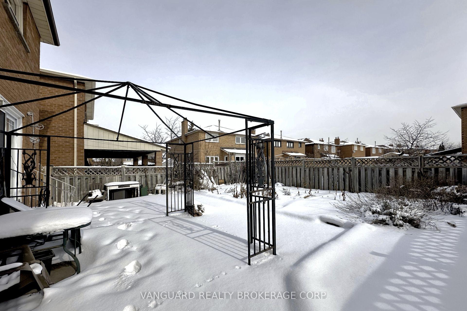 Photo 46 of 50 Cabinet Crescent, Vaughan, West Woodbridge — HOMEH