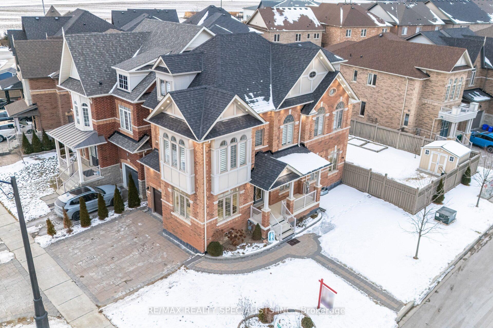 Photo 2 of 209 Kincardine Street, Vaughan, Kleinburg — HOMEH