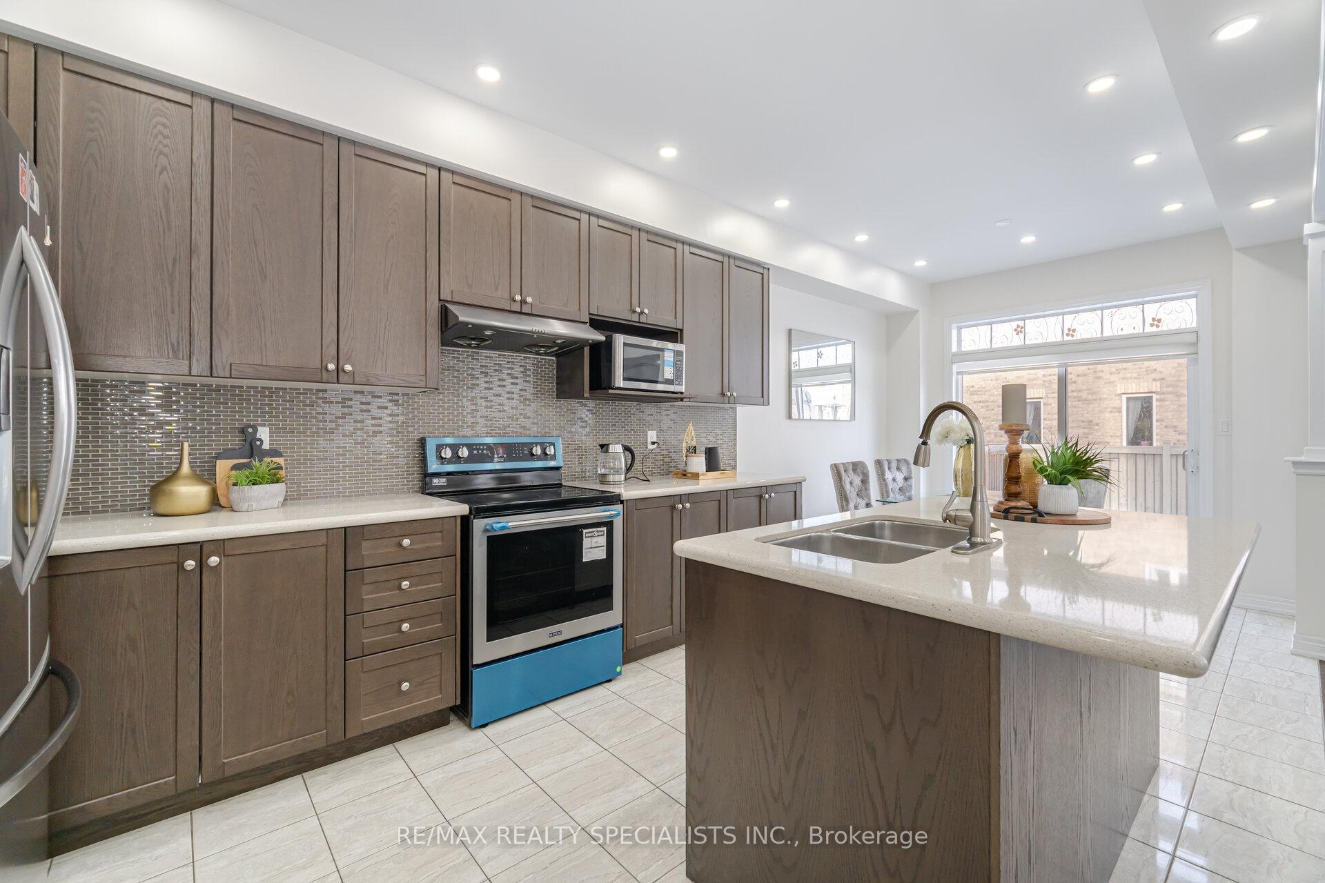 Photo 11 of 209 Kincardine Street, Vaughan, Kleinburg — HOMEH