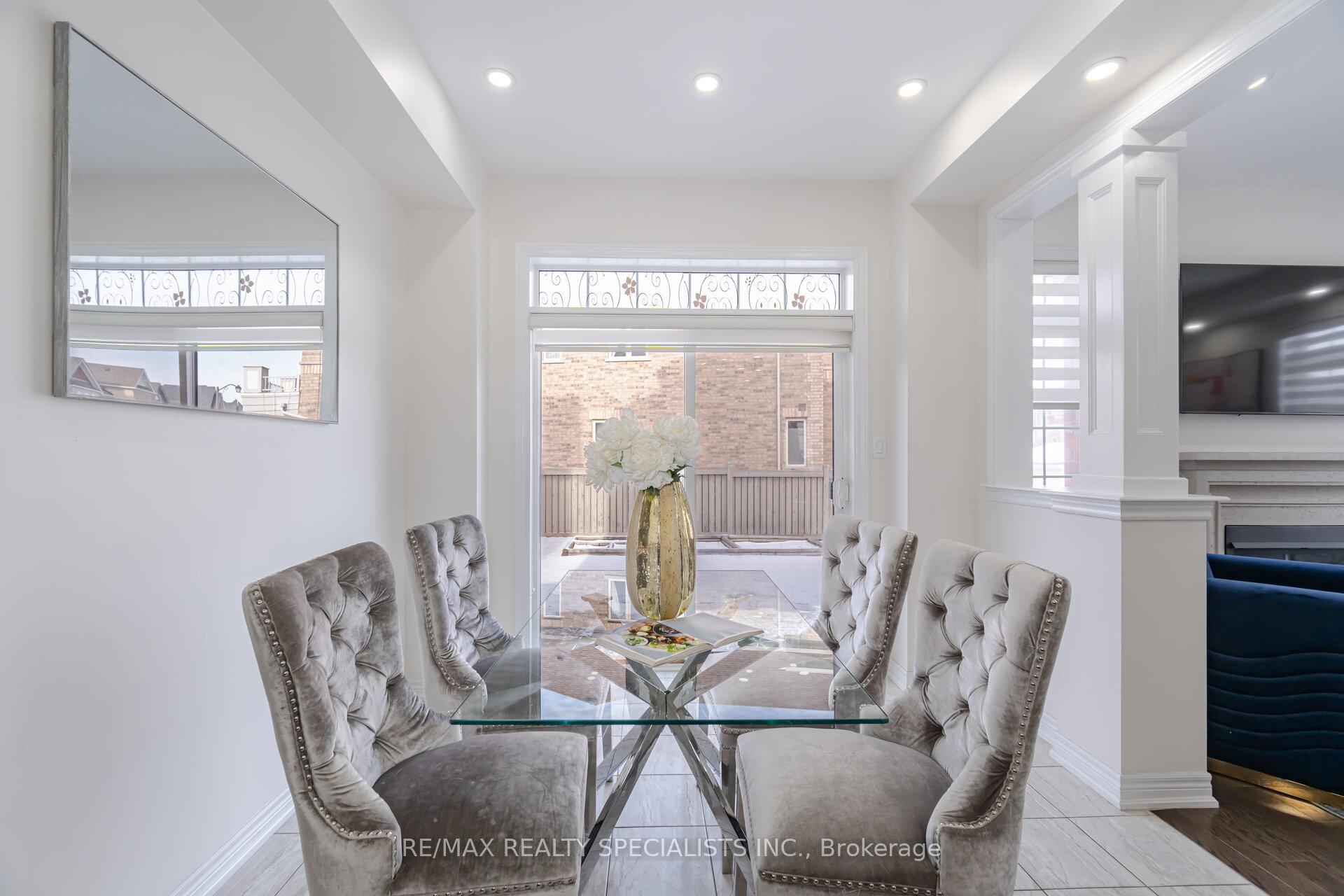 Photo 12 of 209 Kincardine Street, Vaughan, Kleinburg — HOMEH
