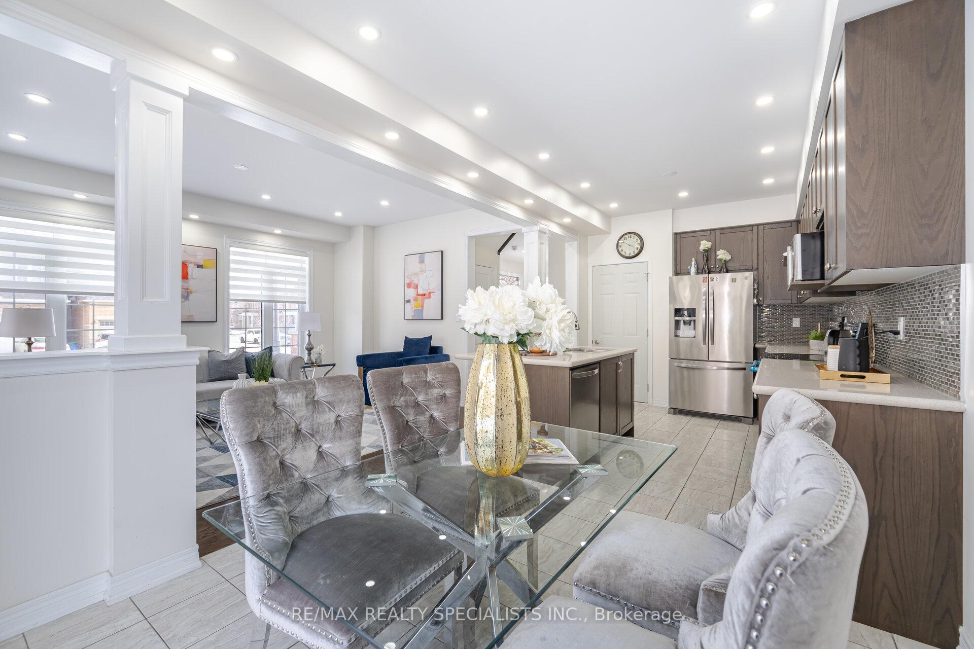 Photo 13 of 209 Kincardine Street, Vaughan, Kleinburg — HOMEH