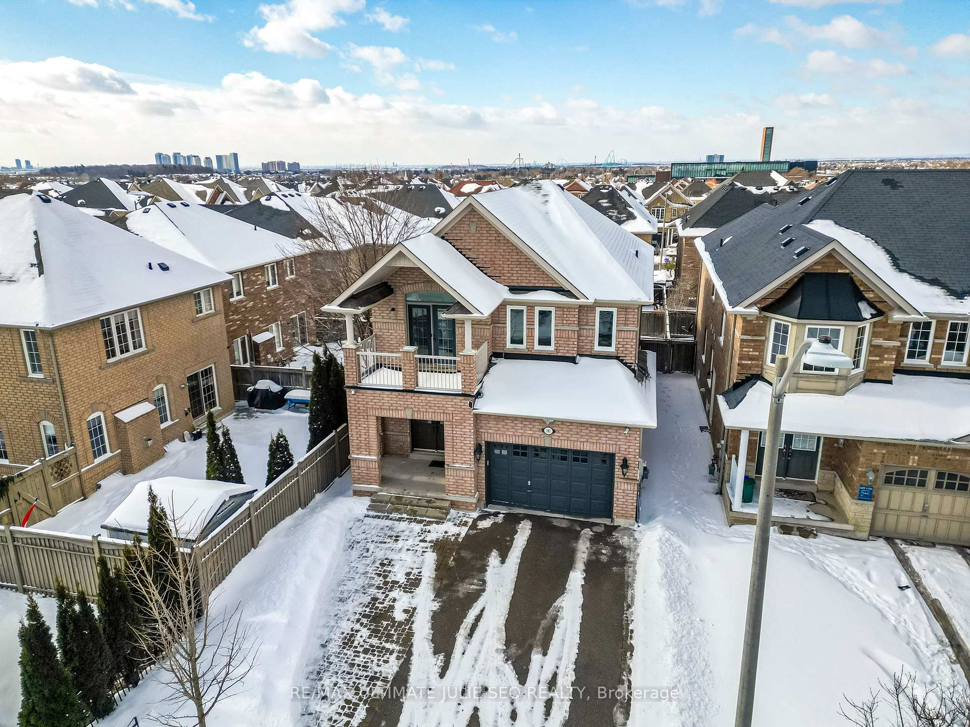 Photo 3 of 161 Black Maple Crescent, Vaughan, Patterson — HOMEH