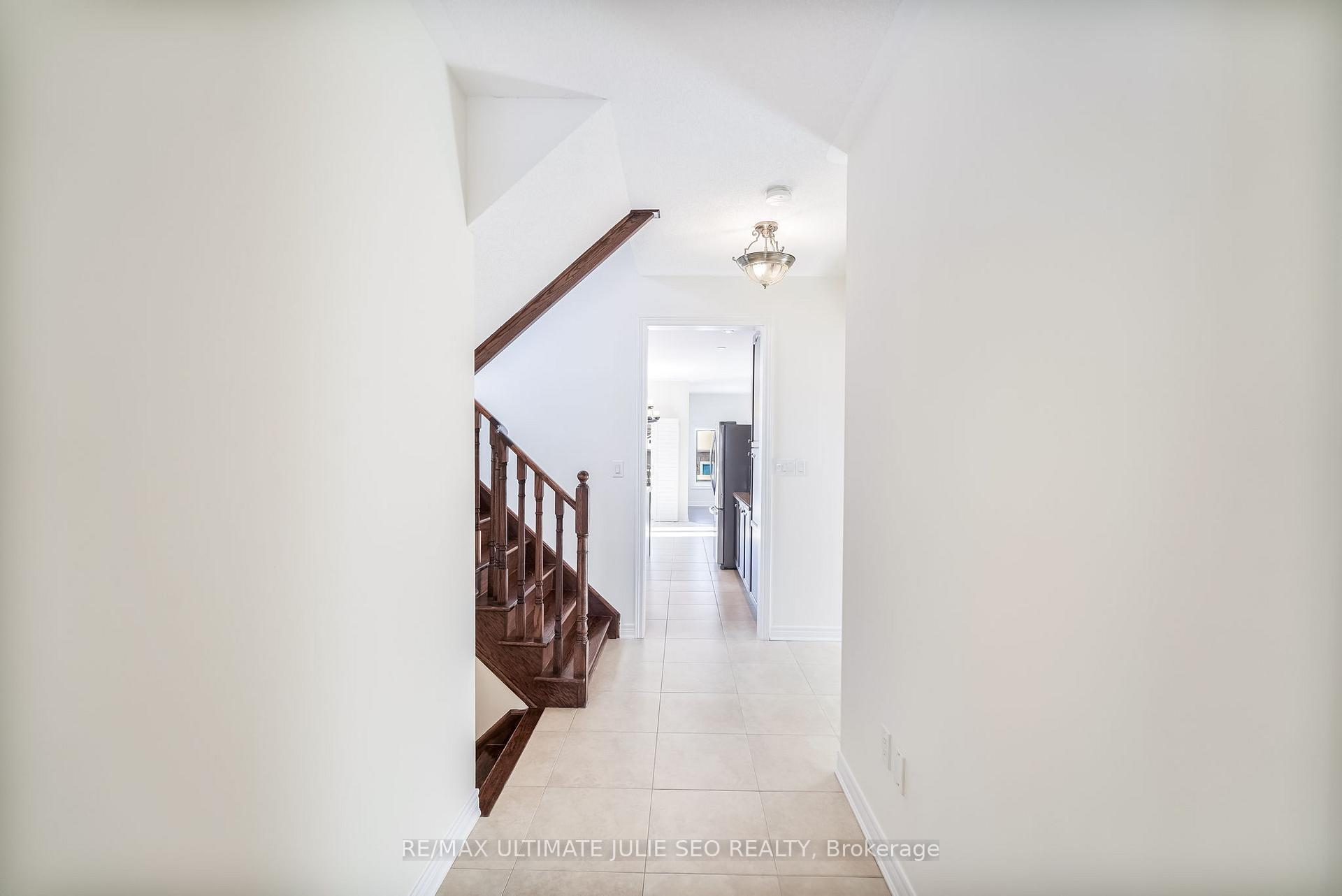 Photo 4 of 161 Black Maple Crescent, Vaughan, Patterson — HOMEH
