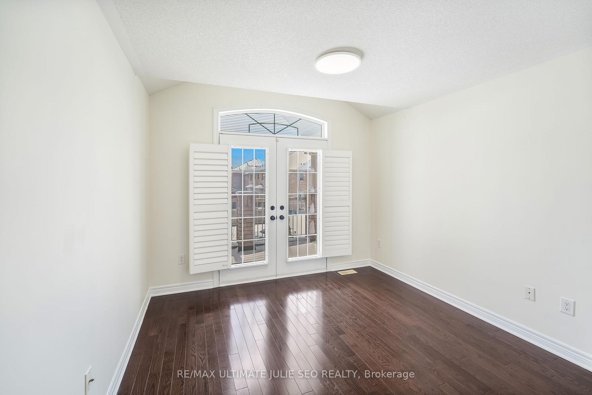 Photo 15 of 161 Black Maple Crescent, Vaughan, Patterson — HOMEH