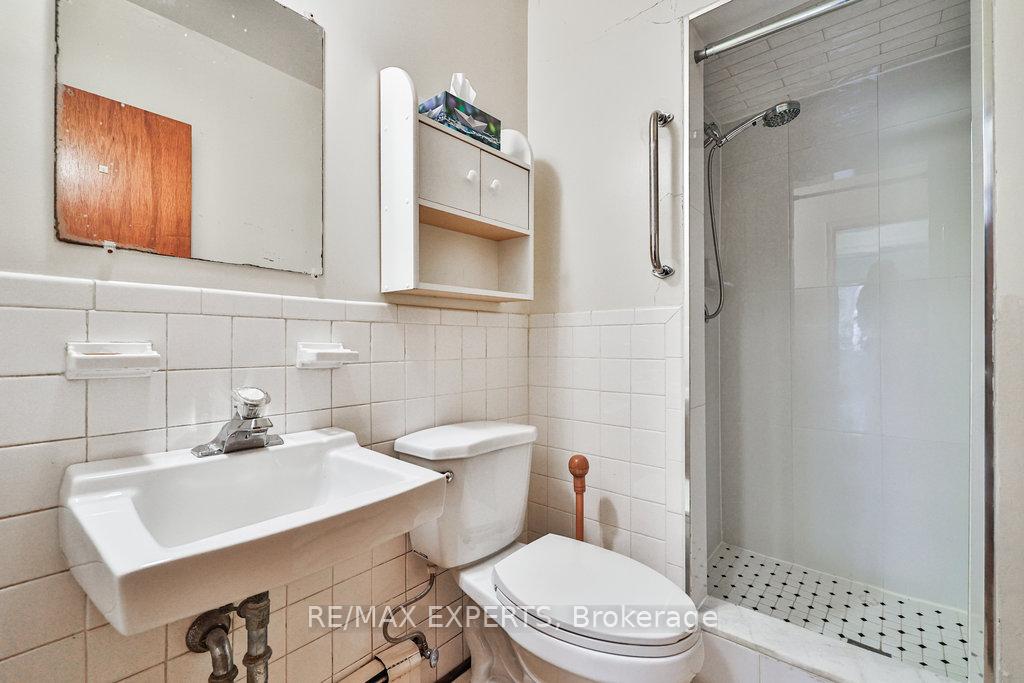 Photo 12 of 185 Willis Road, Vaughan, East Woodbridge — HOMEH