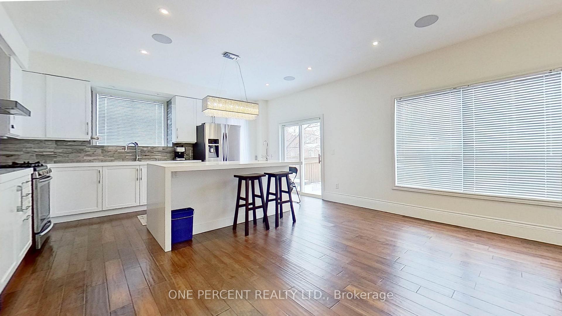 Photo 8 of 2 Levy Court, Vaughan, Vellore Village — HOMEH