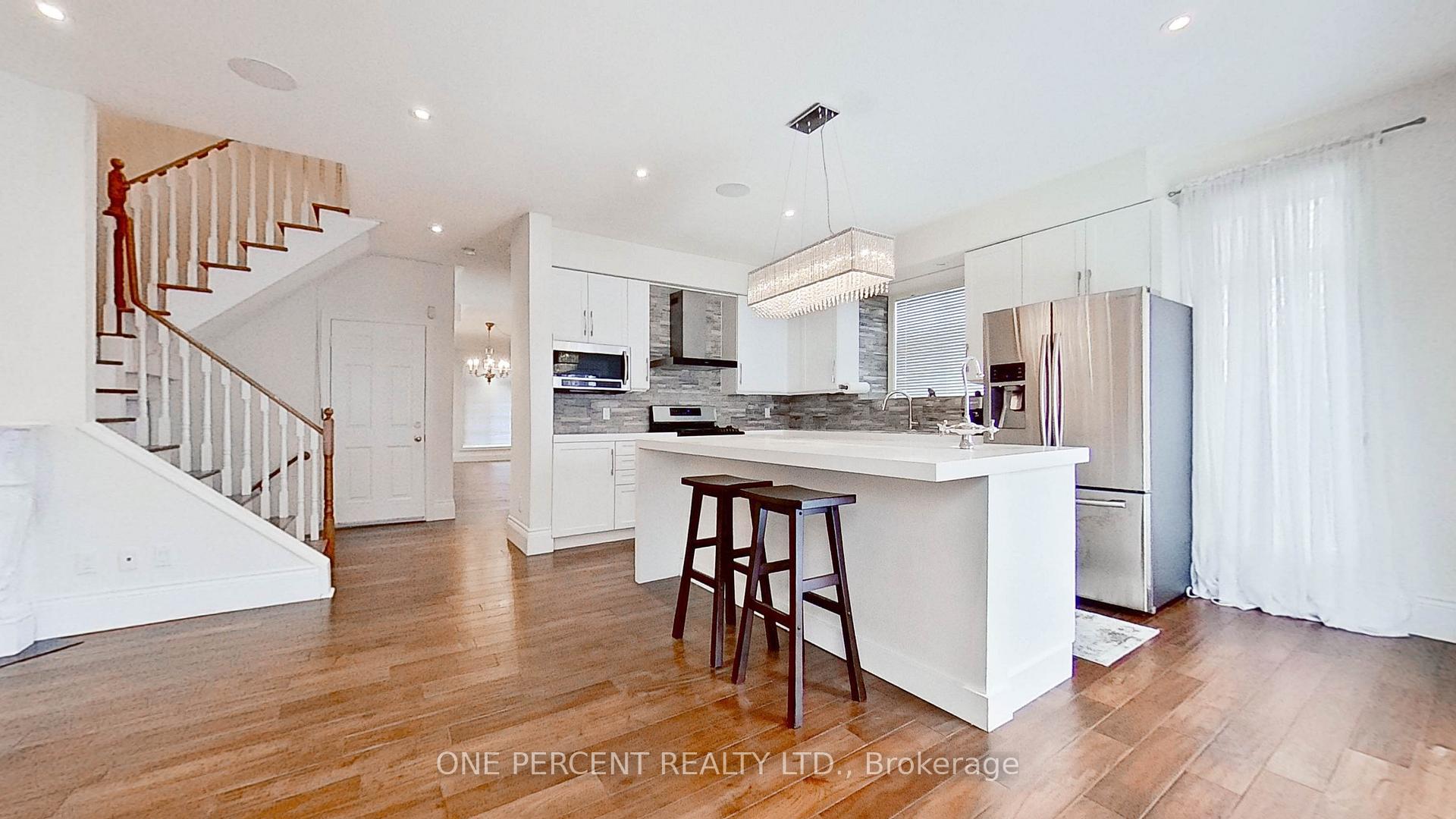 Photo 9 of 2 Levy Court, Vaughan, Vellore Village — HOMEH