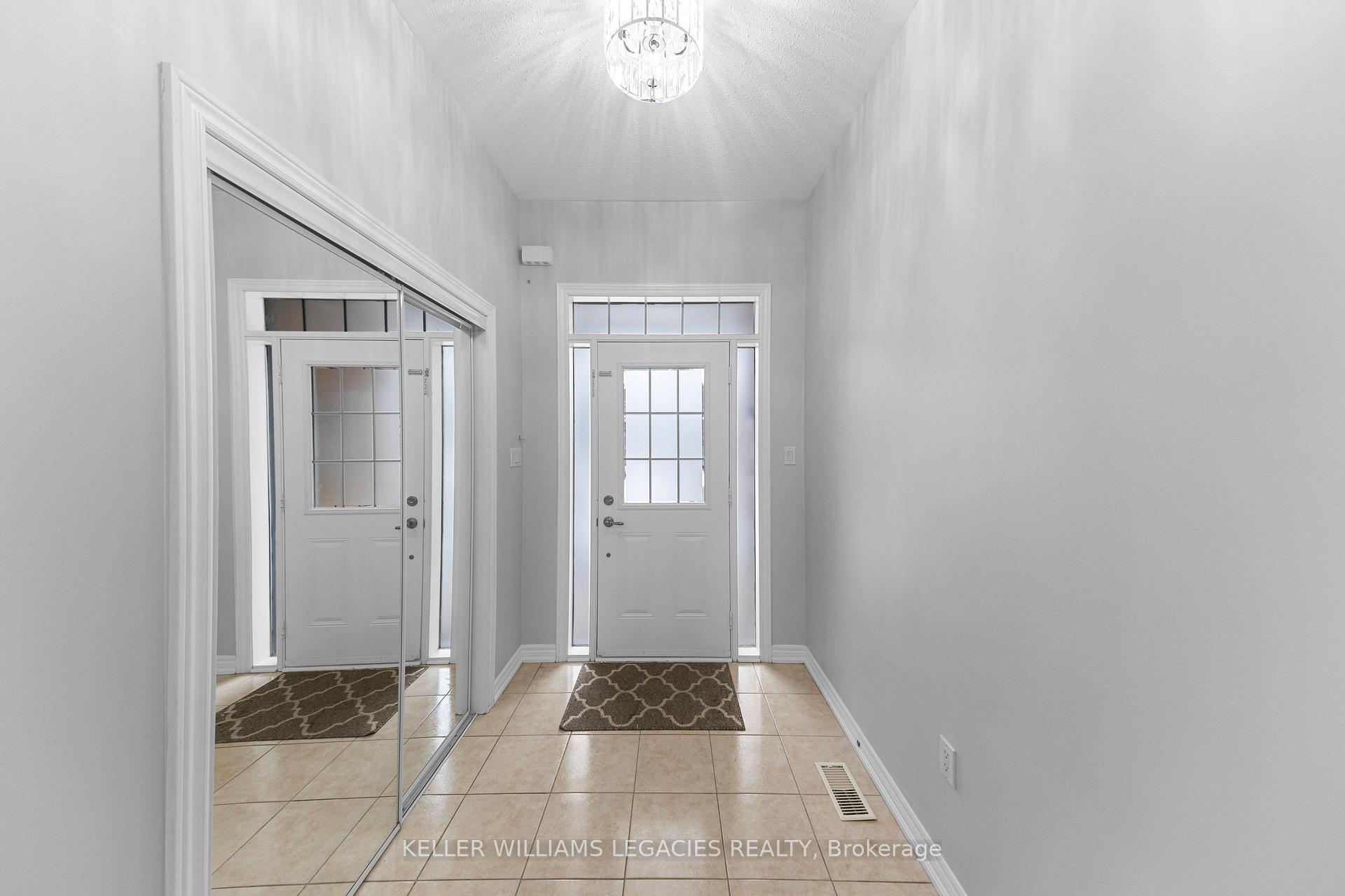 Photo 4 of 87 Alexie Way, Vaughan, Vellore Village — HOMEH