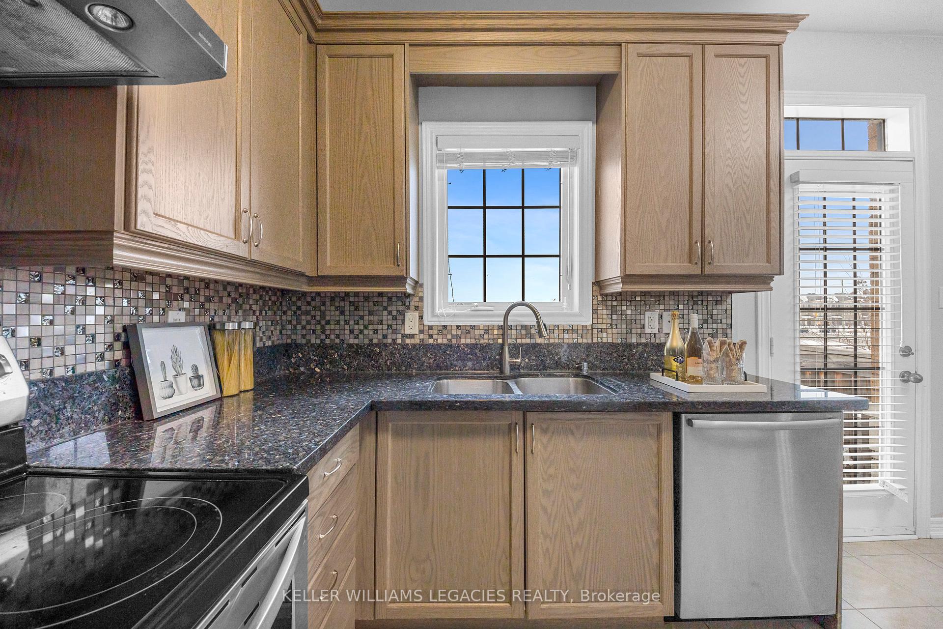Photo 15 of 87 Alexie Way, Vaughan, Vellore Village — HOMEH
