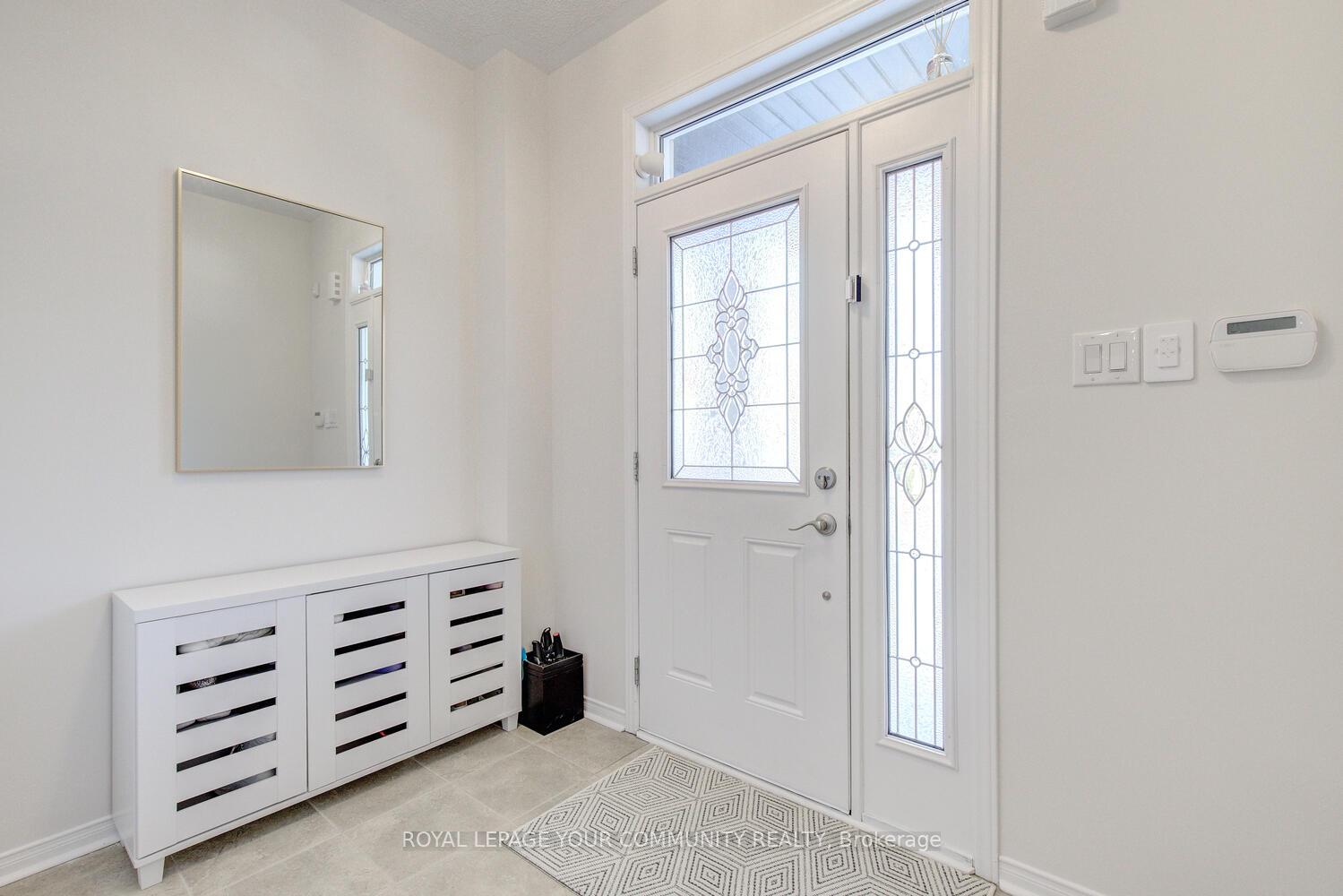 Photo 4 of 22 Overlander Way, Vaughan, Patterson — HOMEH