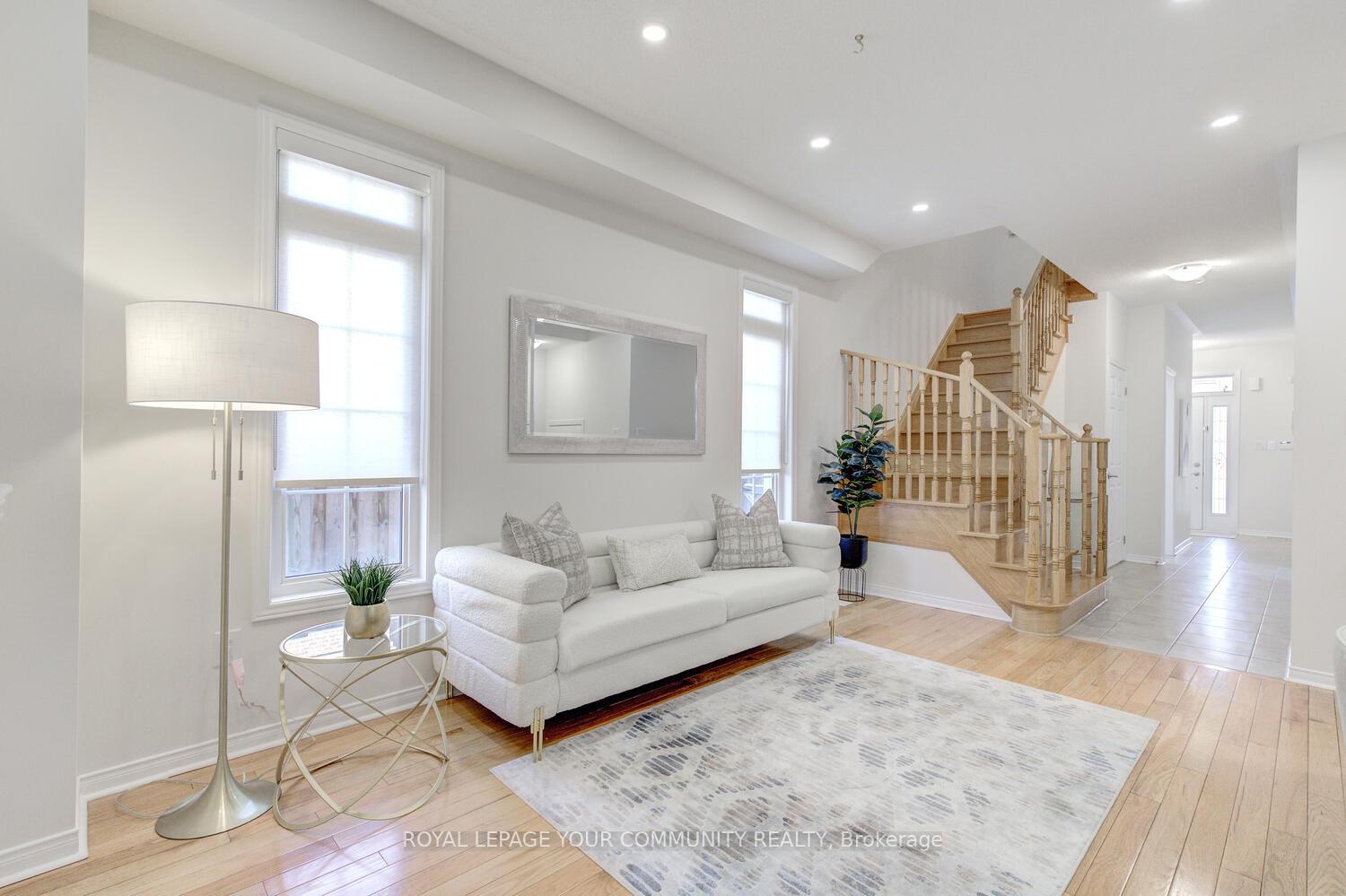 Photo 7 of 22 Overlander Way, Vaughan, Patterson — HOMEH