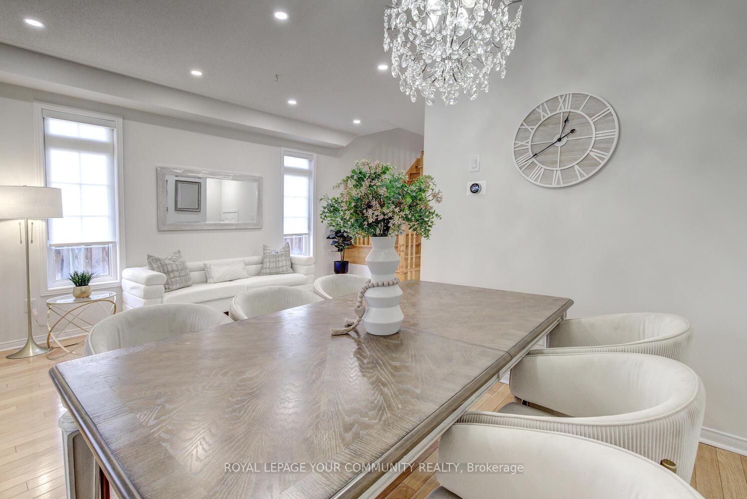 Photo 10 of 22 Overlander Way, Vaughan, Patterson — HOMEH