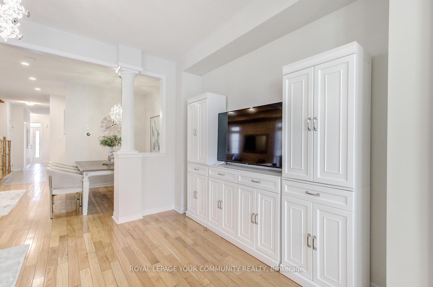 Photo 16 of 22 Overlander Way, Vaughan, Patterson — HOMEH