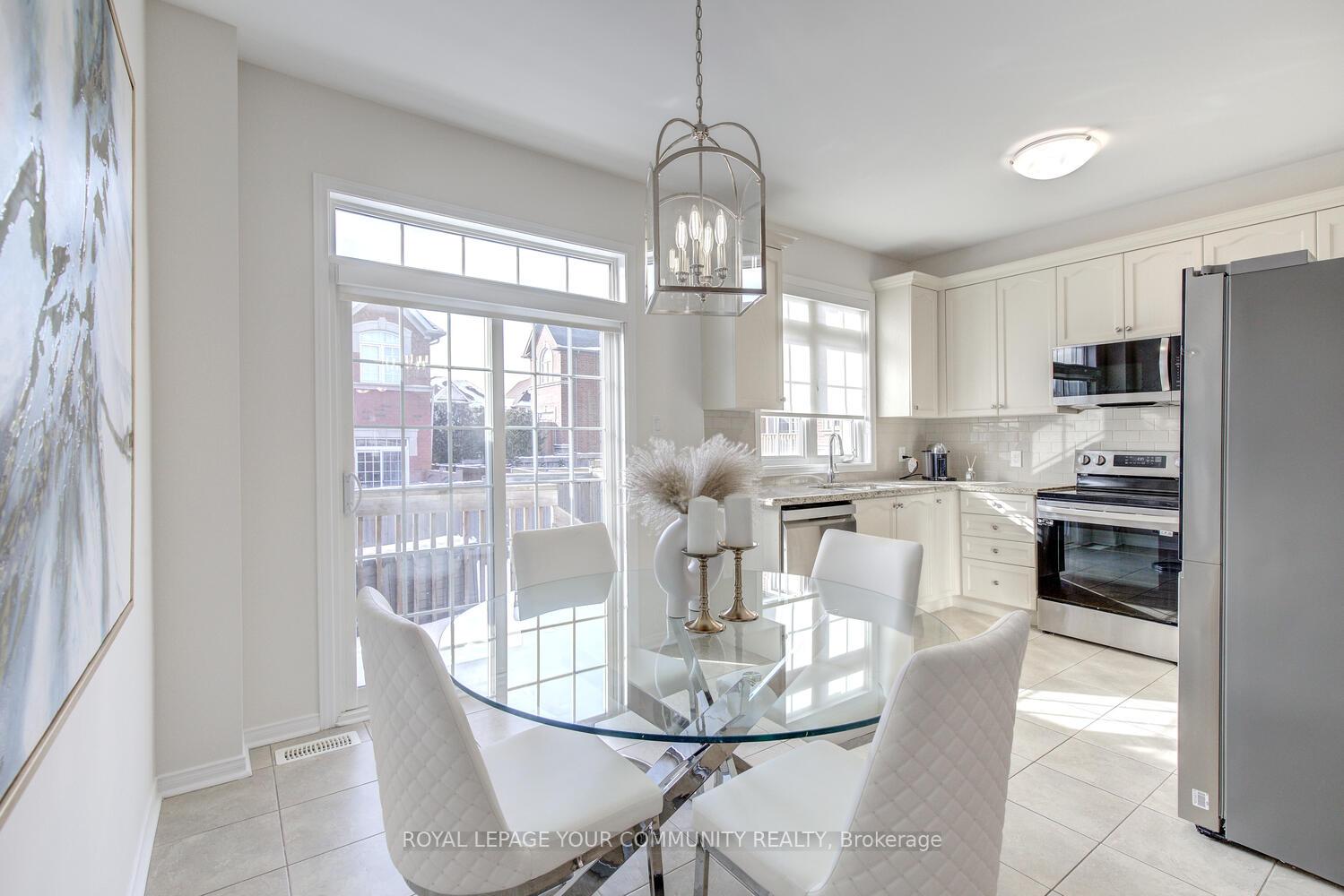 Photo 20 of 22 Overlander Way, Vaughan, Patterson — HOMEH
