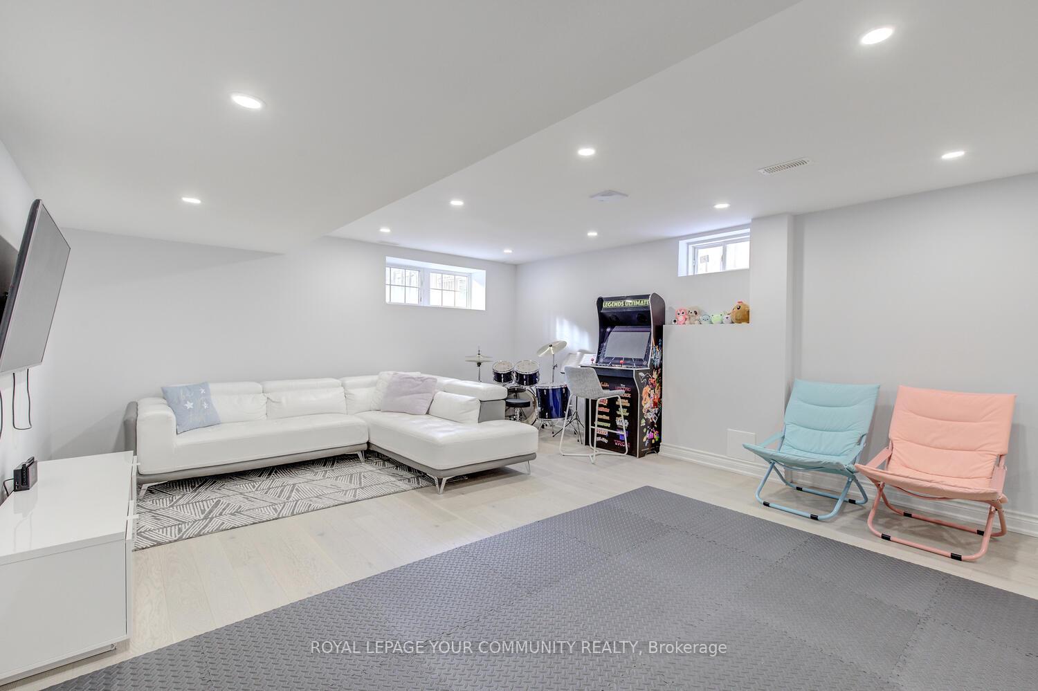 Photo 38 of 22 Overlander Way, Vaughan, Patterson — HOMEH