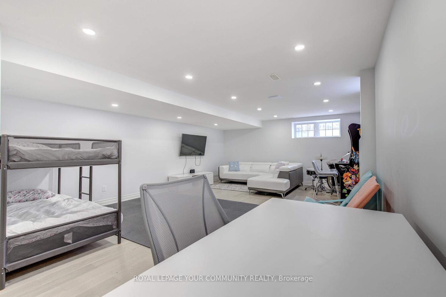 Photo 40 of 22 Overlander Way, Vaughan, Patterson — HOMEH
