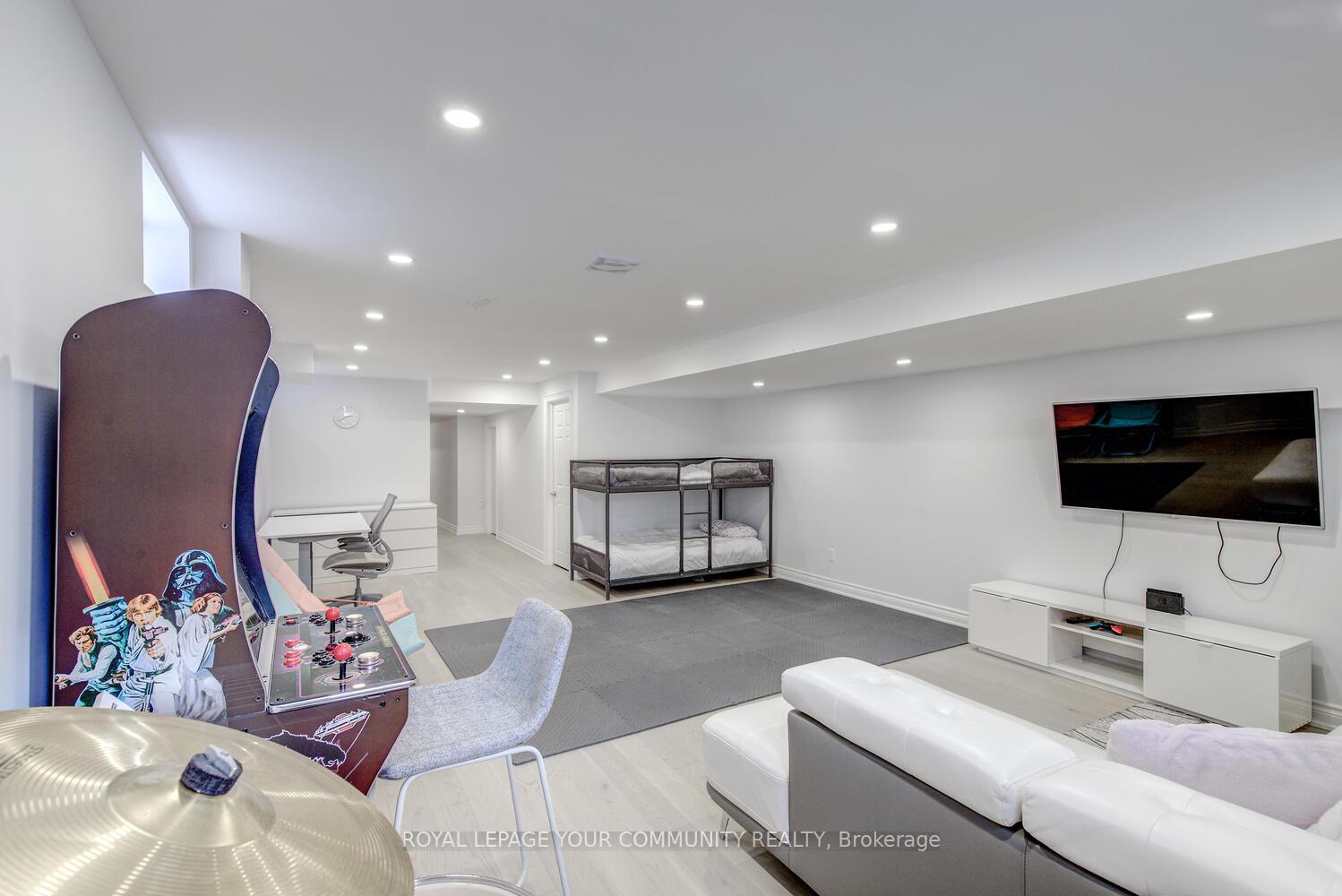 Photo 41 of 22 Overlander Way, Vaughan, Patterson — HOMEH
