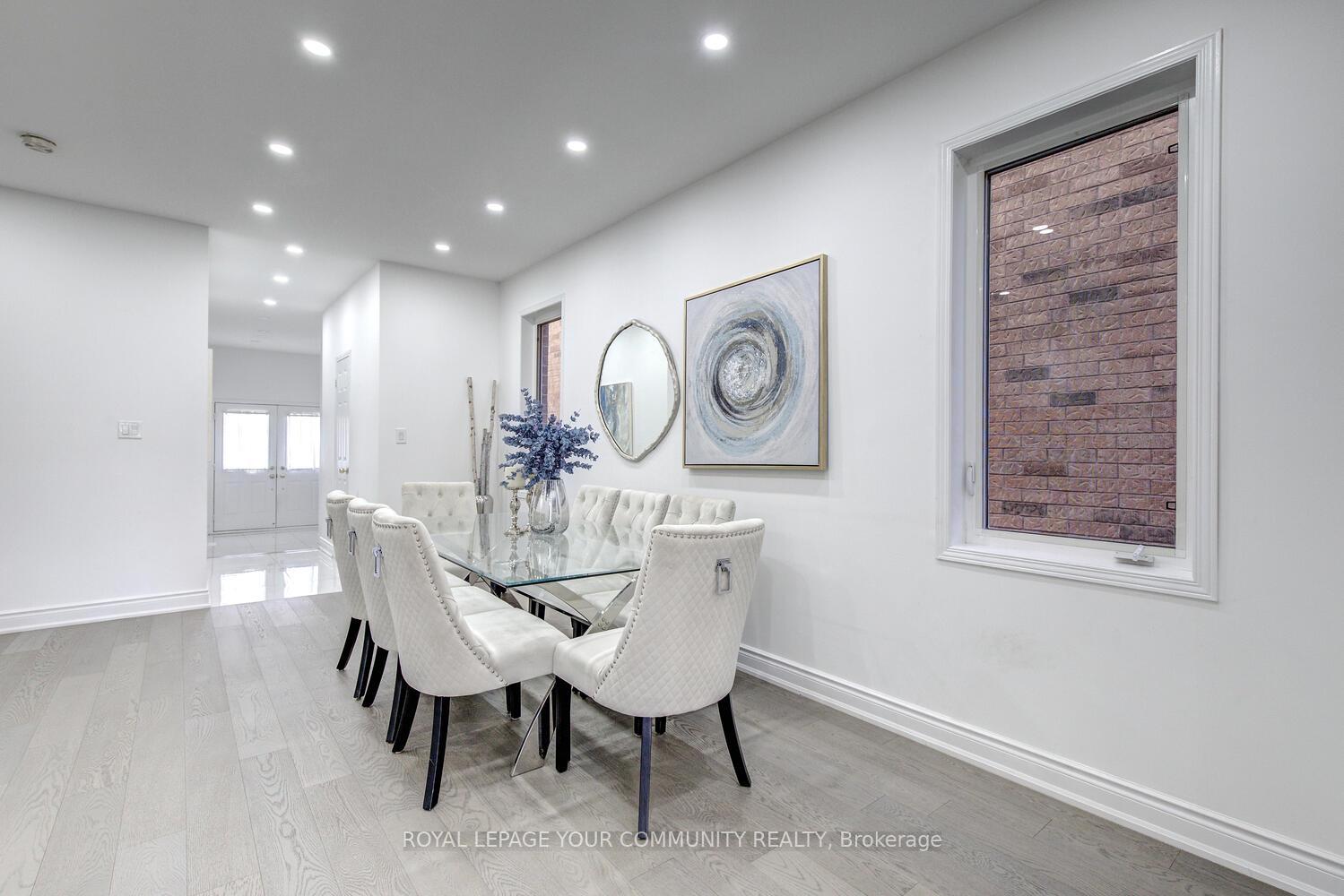 Photo 8 of 62 Laramie Crescent, Vaughan, Patterson — HOMEH