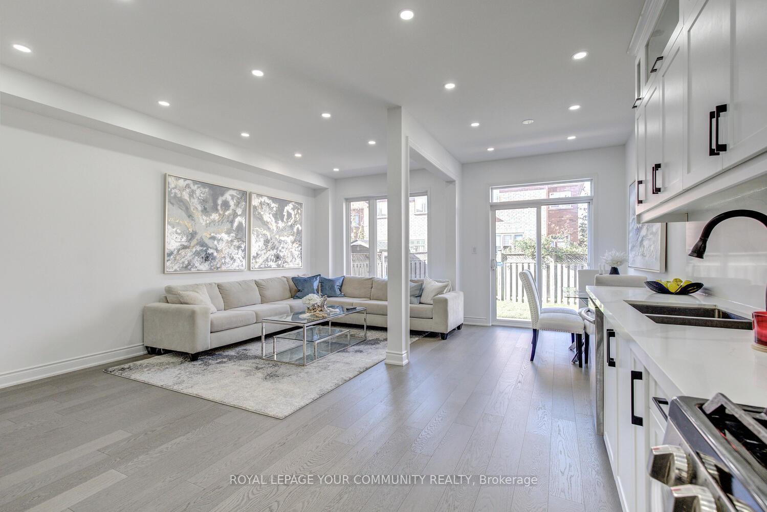 Photo 14 of 62 Laramie Crescent, Vaughan, Patterson — HOMEH