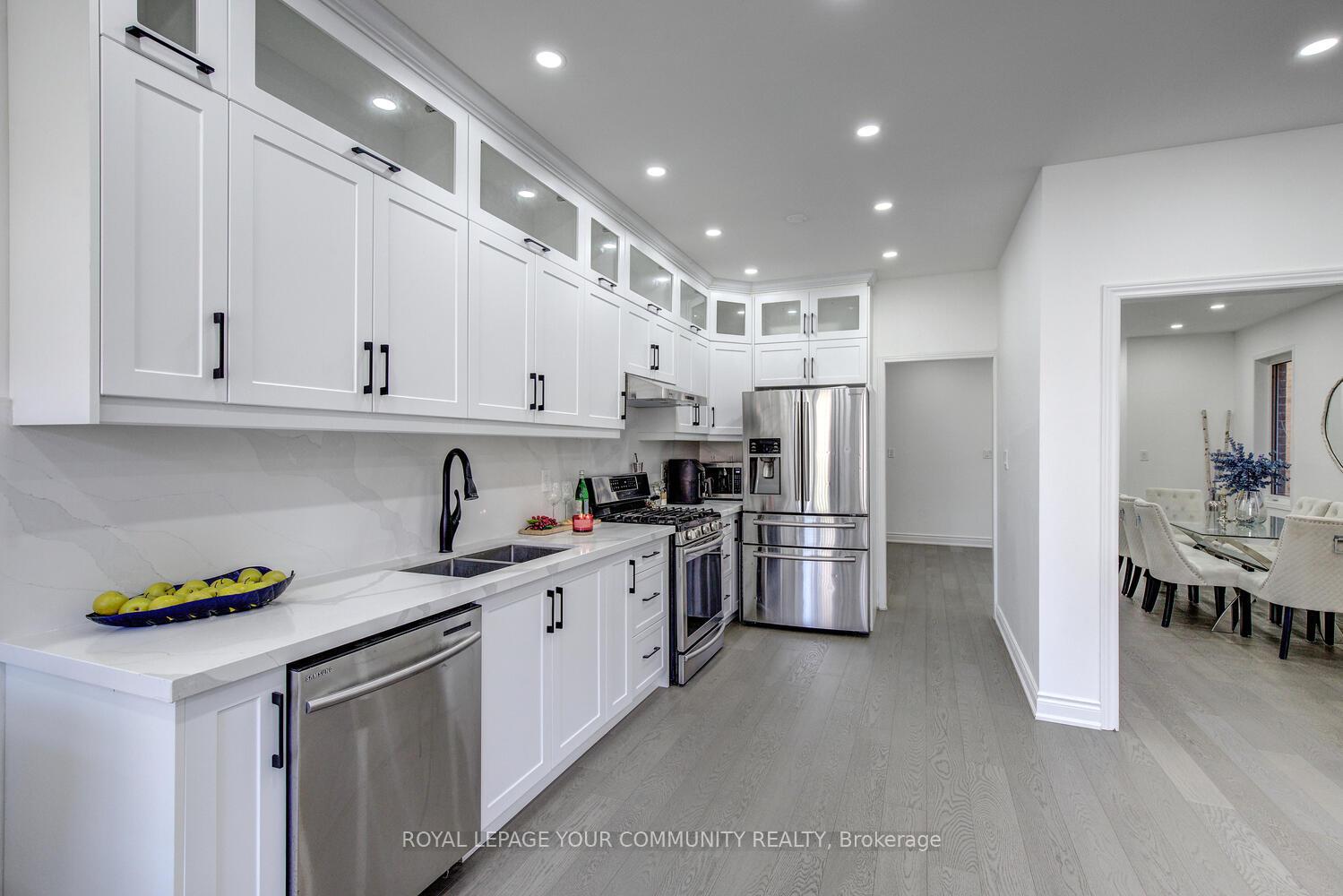 Photo 15 of 62 Laramie Crescent, Vaughan, Patterson — HOMEH