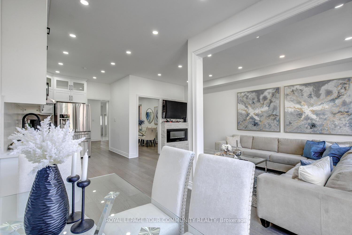 Photo 18 of 62 Laramie Crescent, Vaughan, Patterson — HOMEH