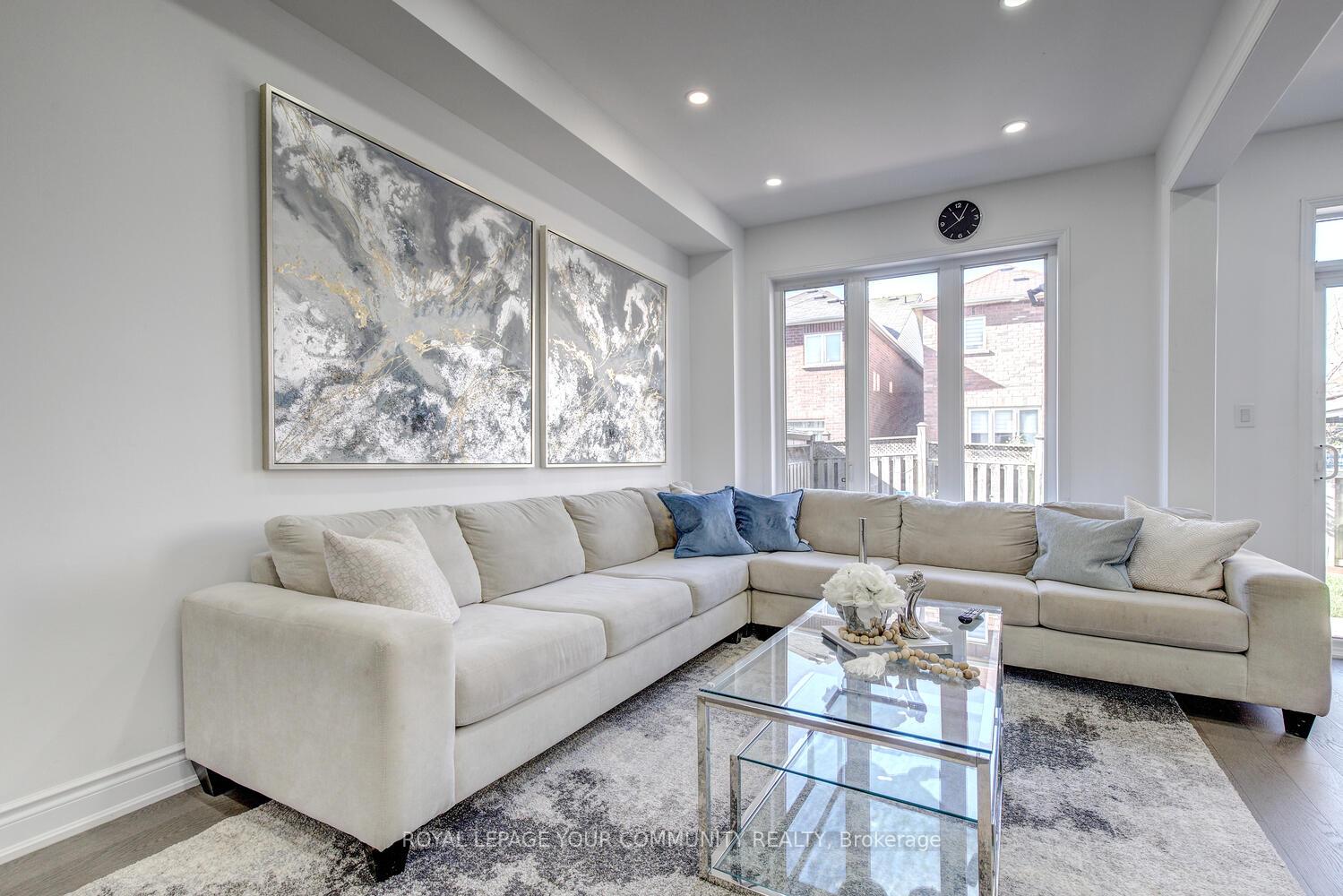 Photo 21 of 62 Laramie Crescent, Vaughan, Patterson — HOMEH