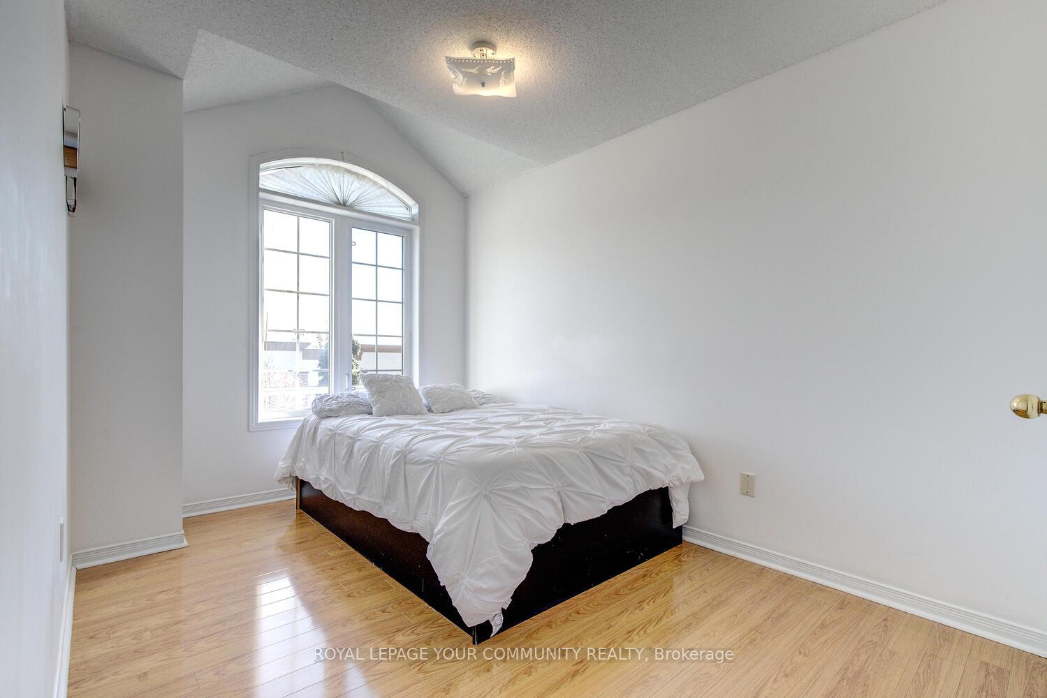 Photo 29 of 62 Laramie Crescent, Vaughan, Patterson — HOMEH