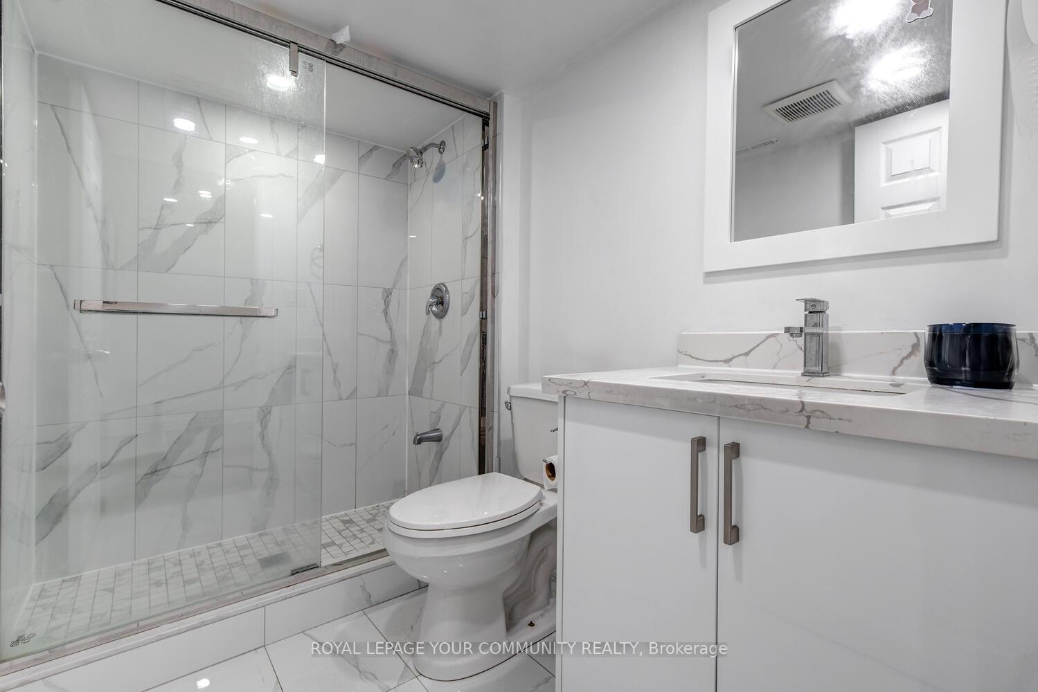 Photo 32 of 62 Laramie Crescent, Vaughan, Patterson — HOMEH