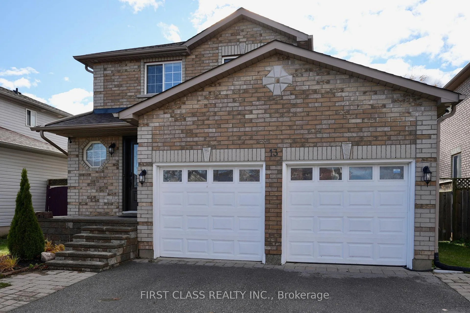 Photo 1 of 13 Benjamin Lane, Barrie, Painswick South — HOMEH