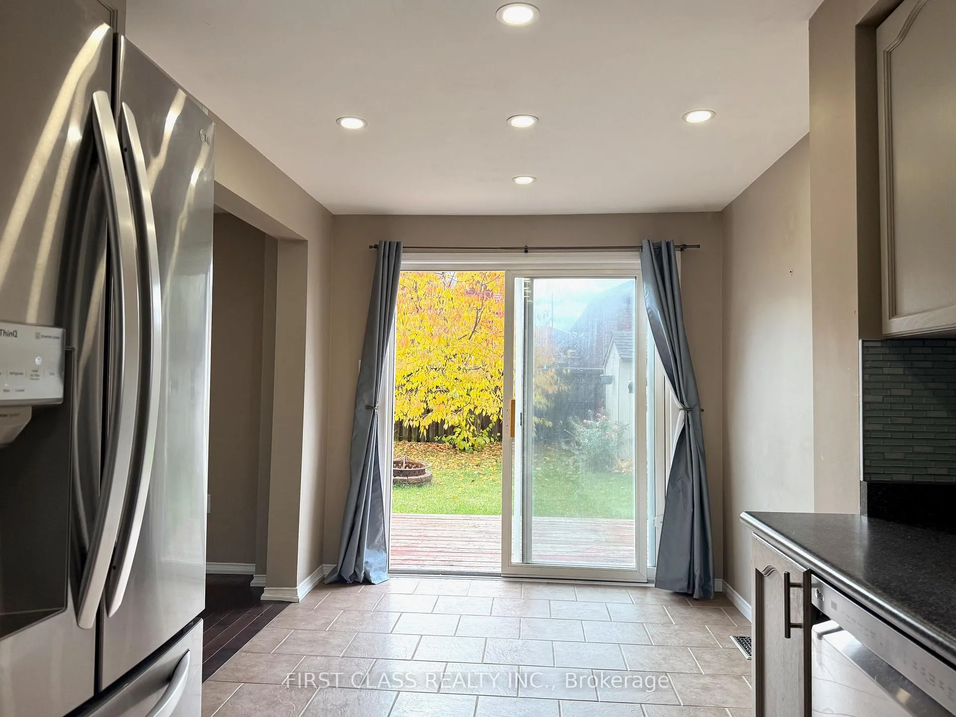 Photo 9 of 13 Benjamin Lane, Barrie, Painswick South — HOMEH