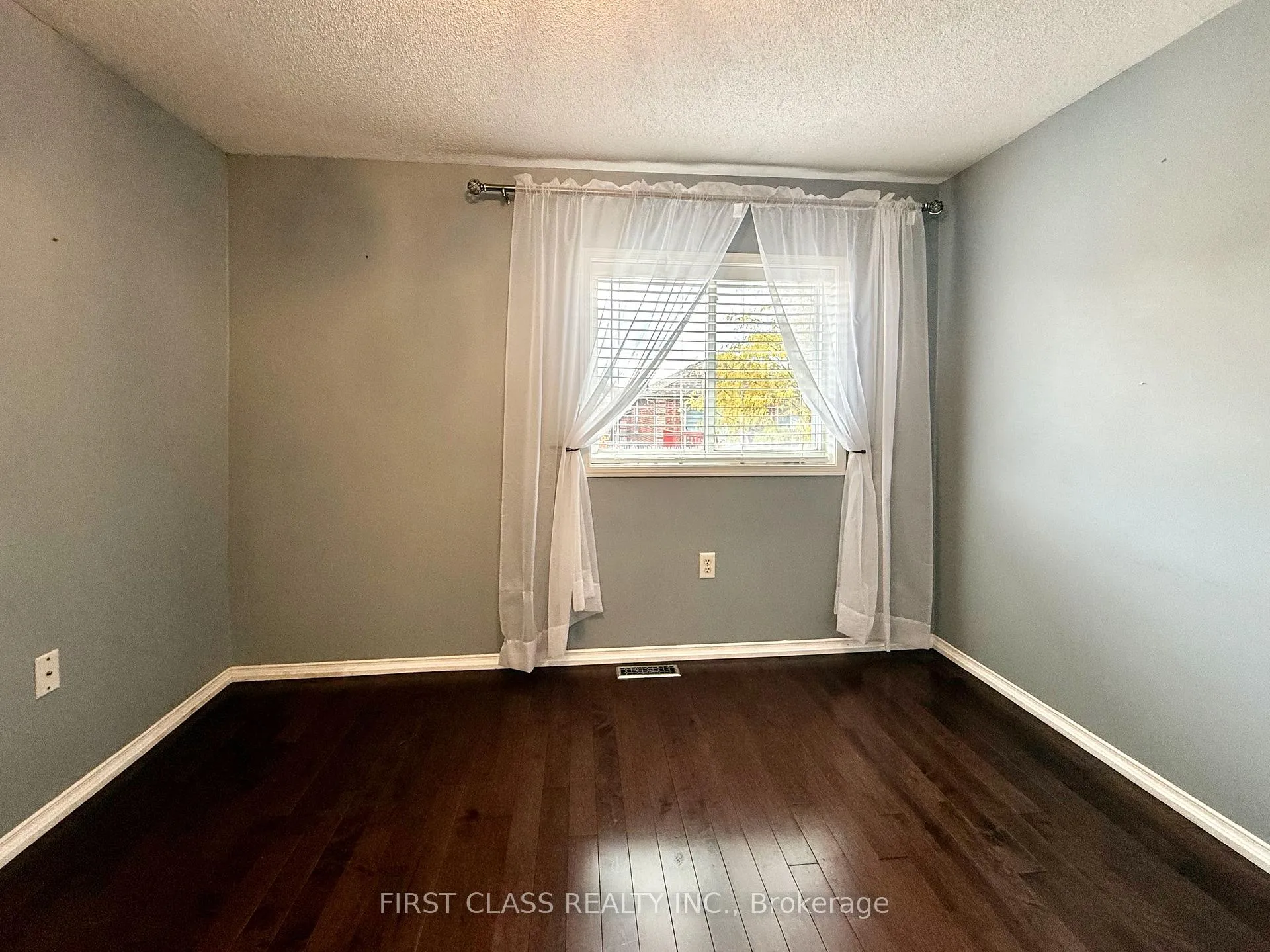 Photo 30 of 13 Benjamin Lane, Barrie, Painswick South — HOMEH