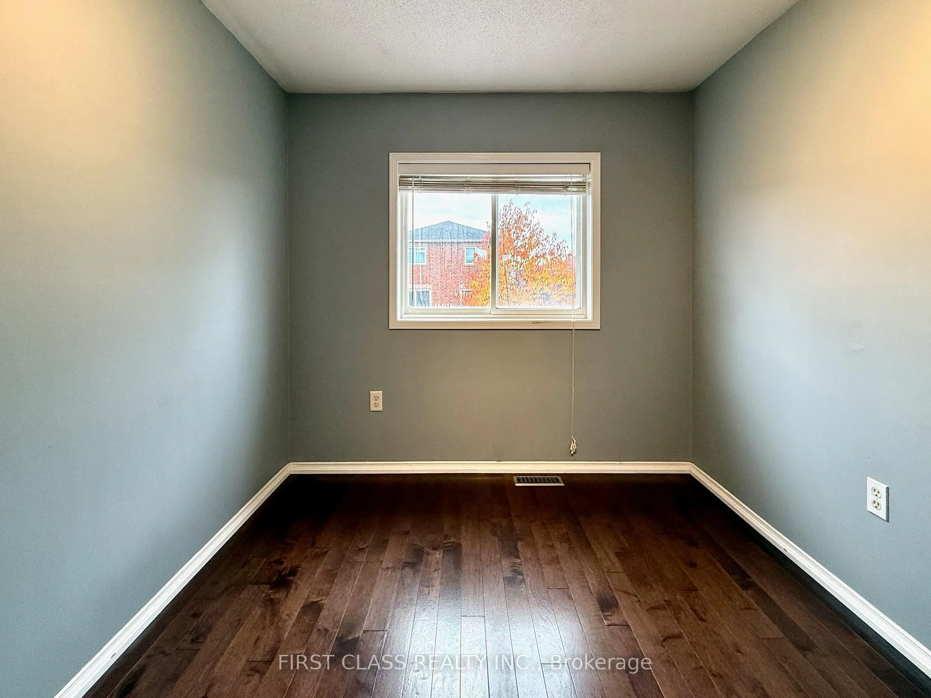Photo 35 of 13 Benjamin Lane, Barrie, Painswick South — HOMEH