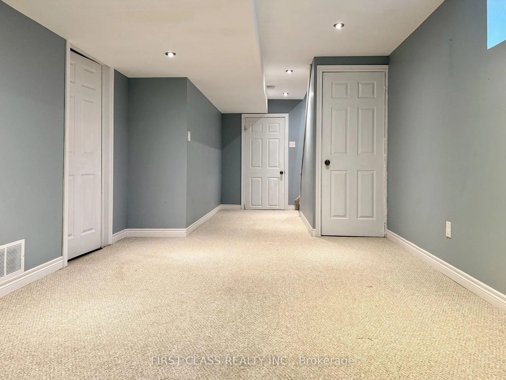 Photo 42 of 13 Benjamin Lane, Barrie, Painswick South — HOMEH