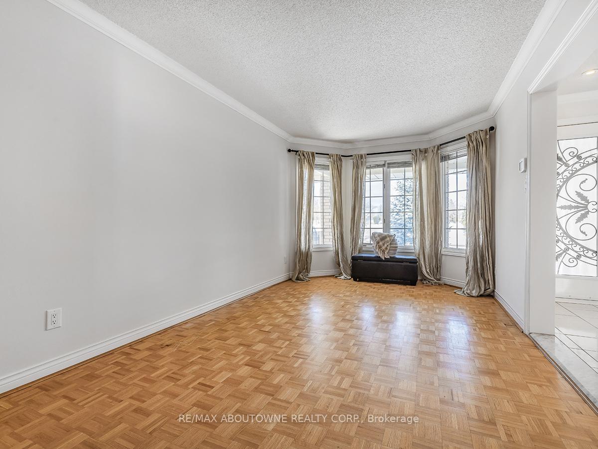 Photo 7 of 8918 Martin Grove Road, Vaughan, West Woodbridge — HOMEH