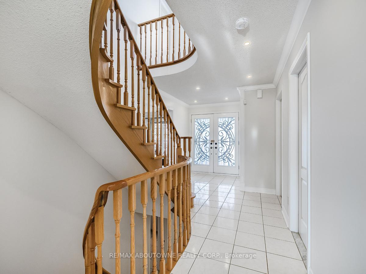 Photo 25 of 8918 Martin Grove Road, Vaughan, West Woodbridge — HOMEH