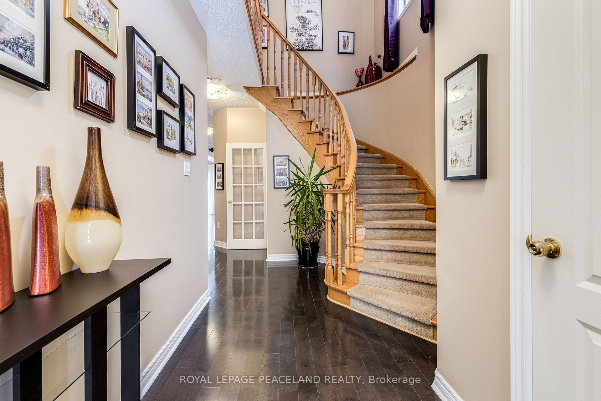 Photo 3 of 161 Mistysugar Trail, Vaughan, Patterson — HOMEH