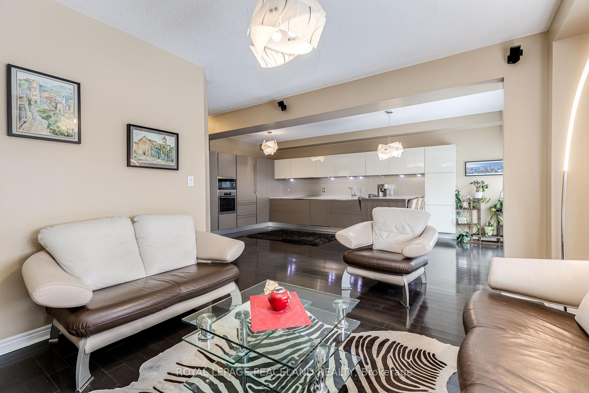 Photo 10 of 161 Mistysugar Trail, Vaughan, Patterson — HOMEH