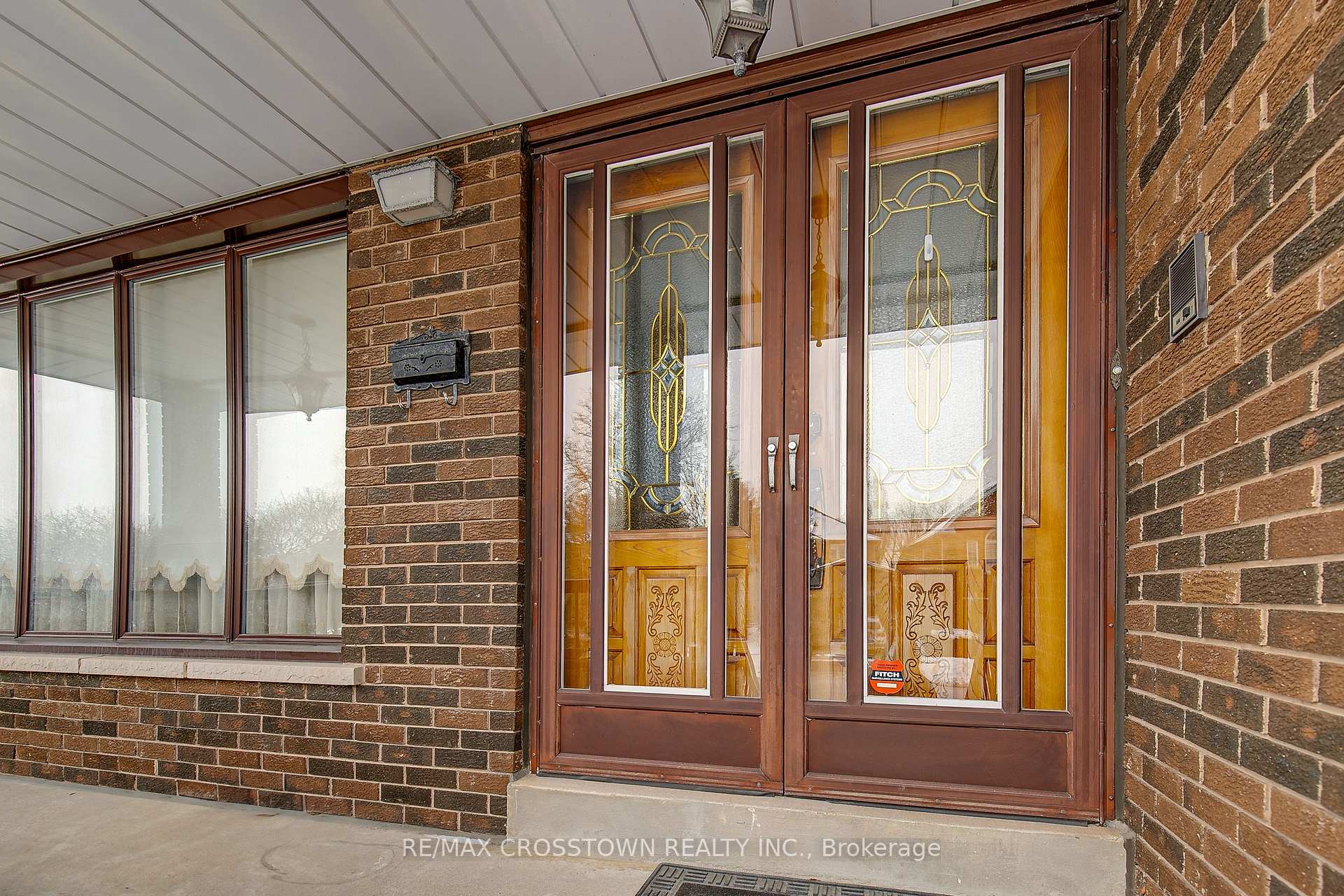 Photo 2 of 83 Jules Avenue, Vaughan, East Woodbridge — HOMEH